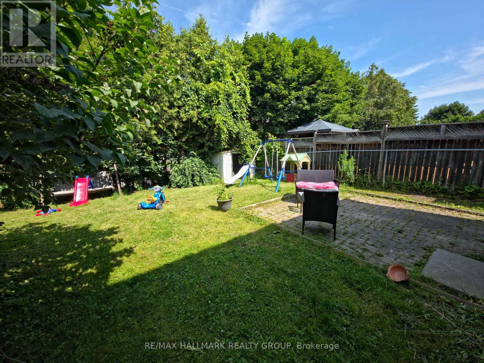 16 TEDWYN DRIVE - 22