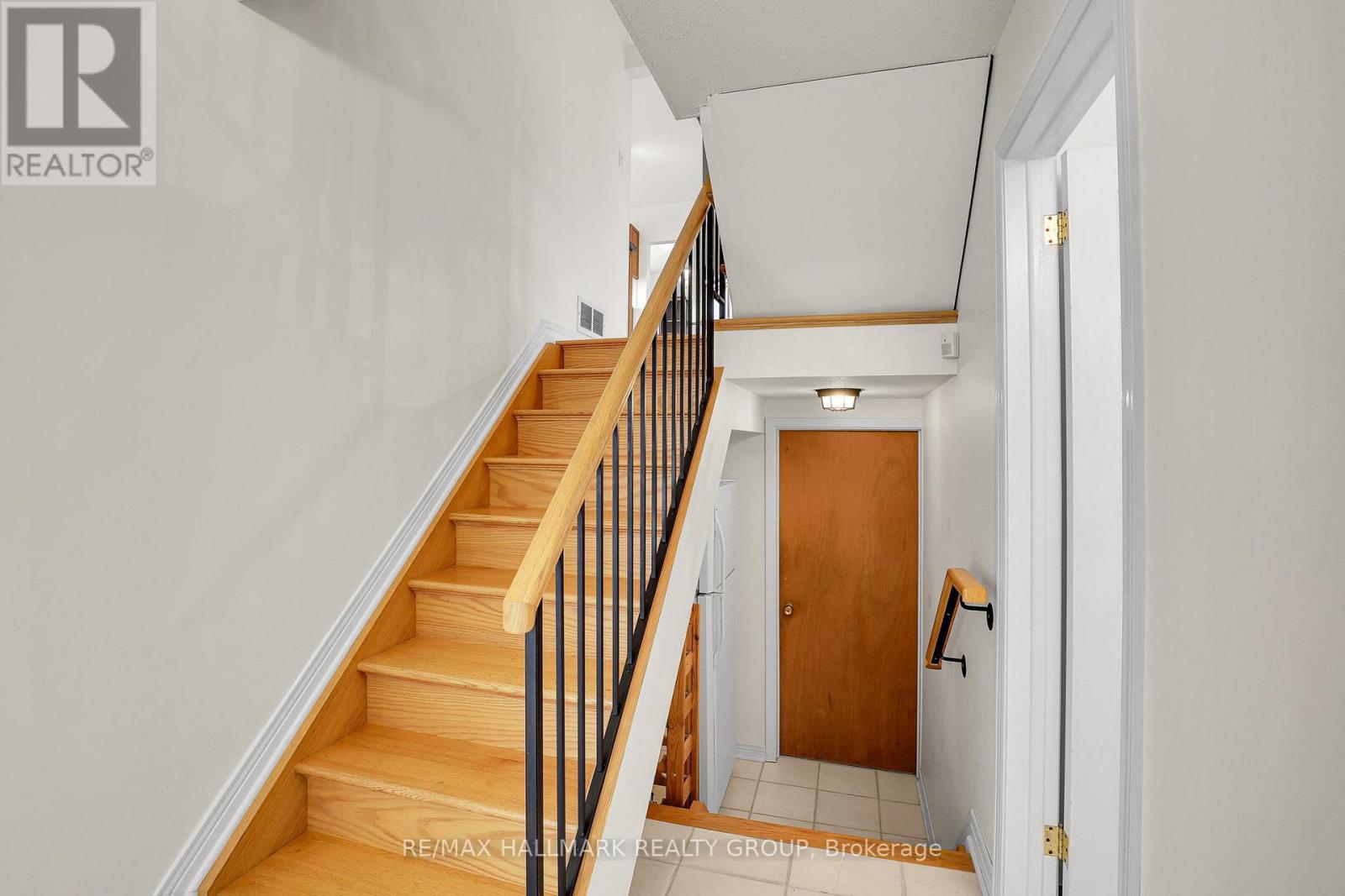 37 LYALL STREET - 23