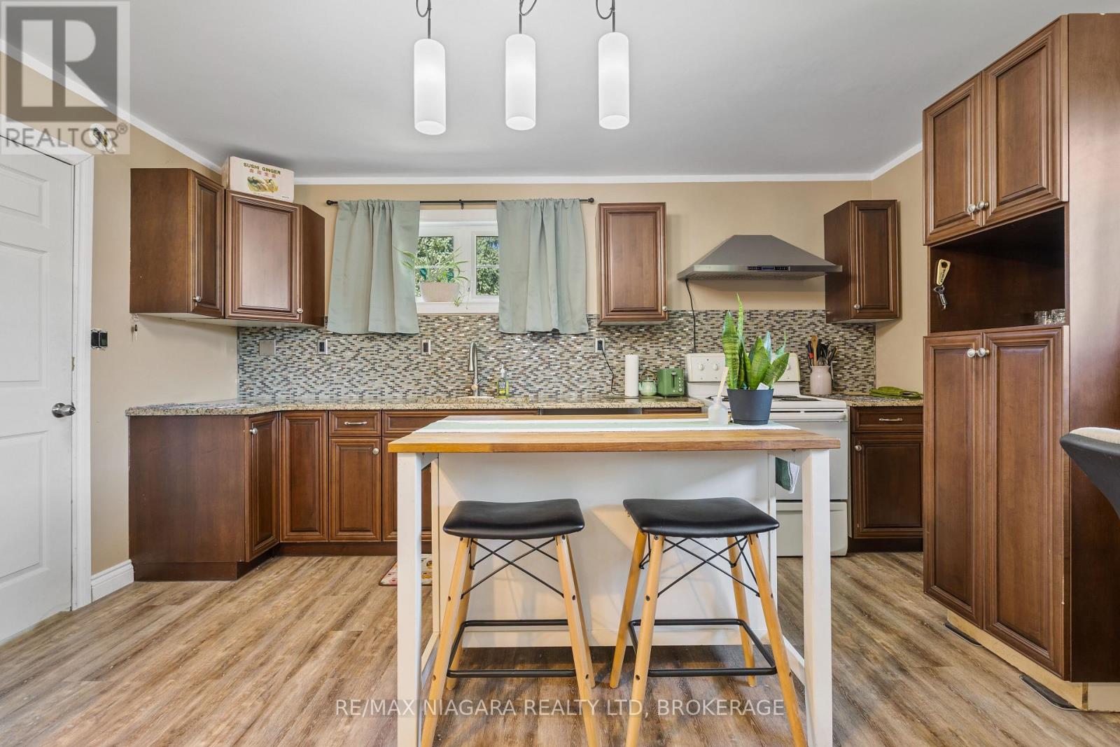1 LINDEN AVENUE - 14