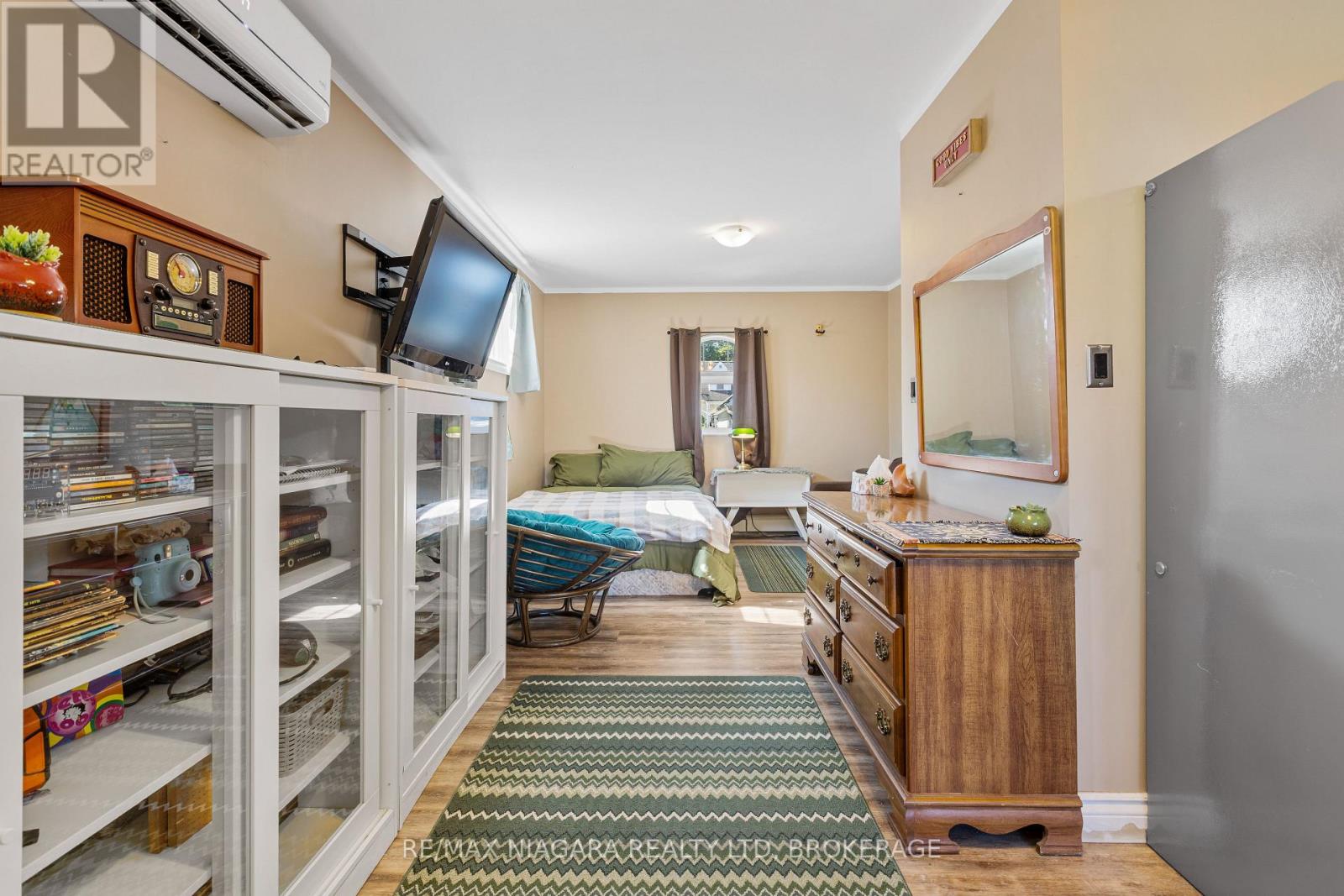 1 LINDEN AVENUE - 19