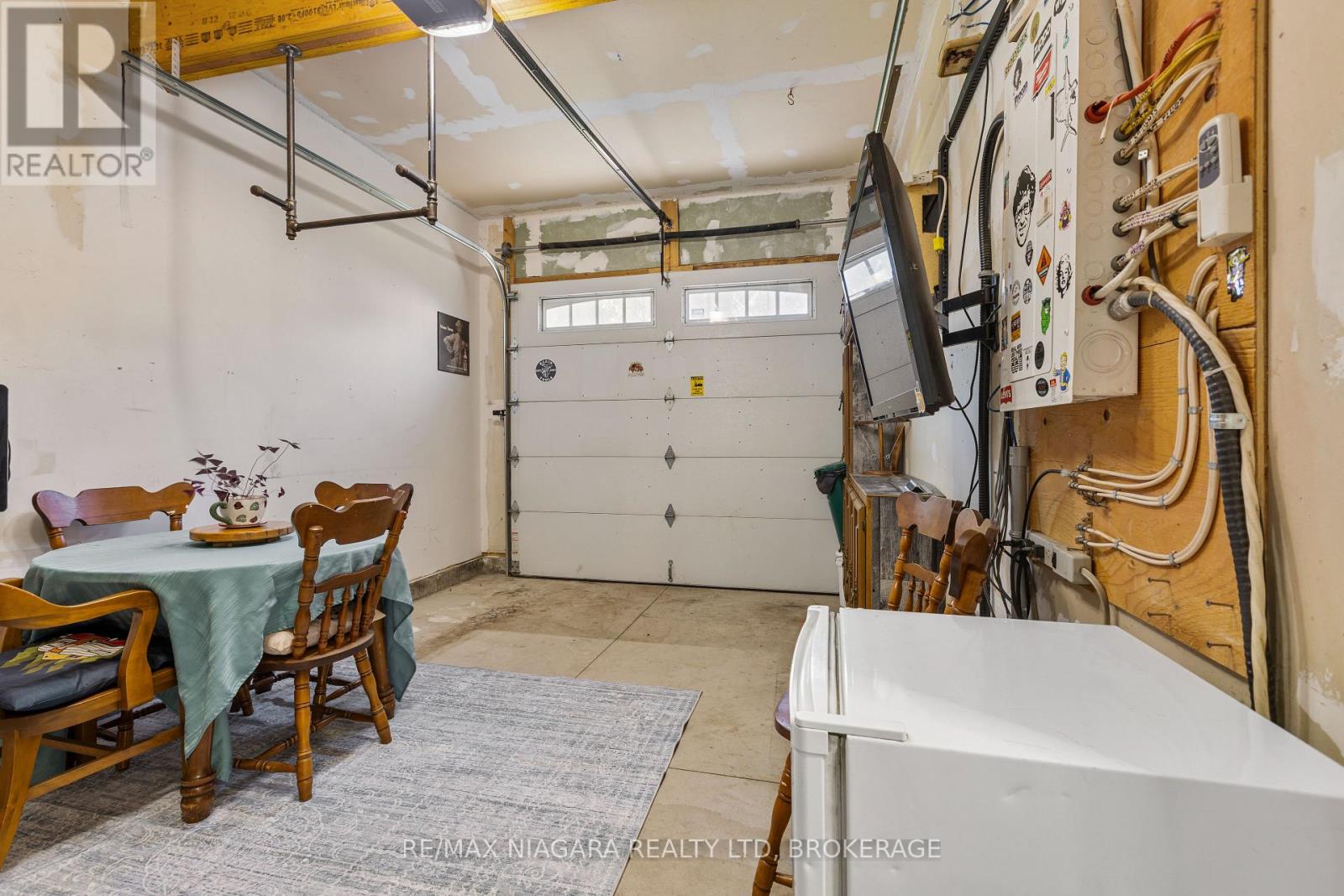 1 LINDEN AVENUE - 23