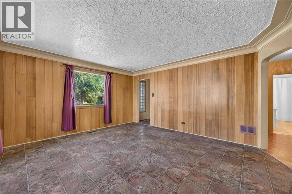 1739 19 Avenue NW, Capitol Hill, Calgary photo 4