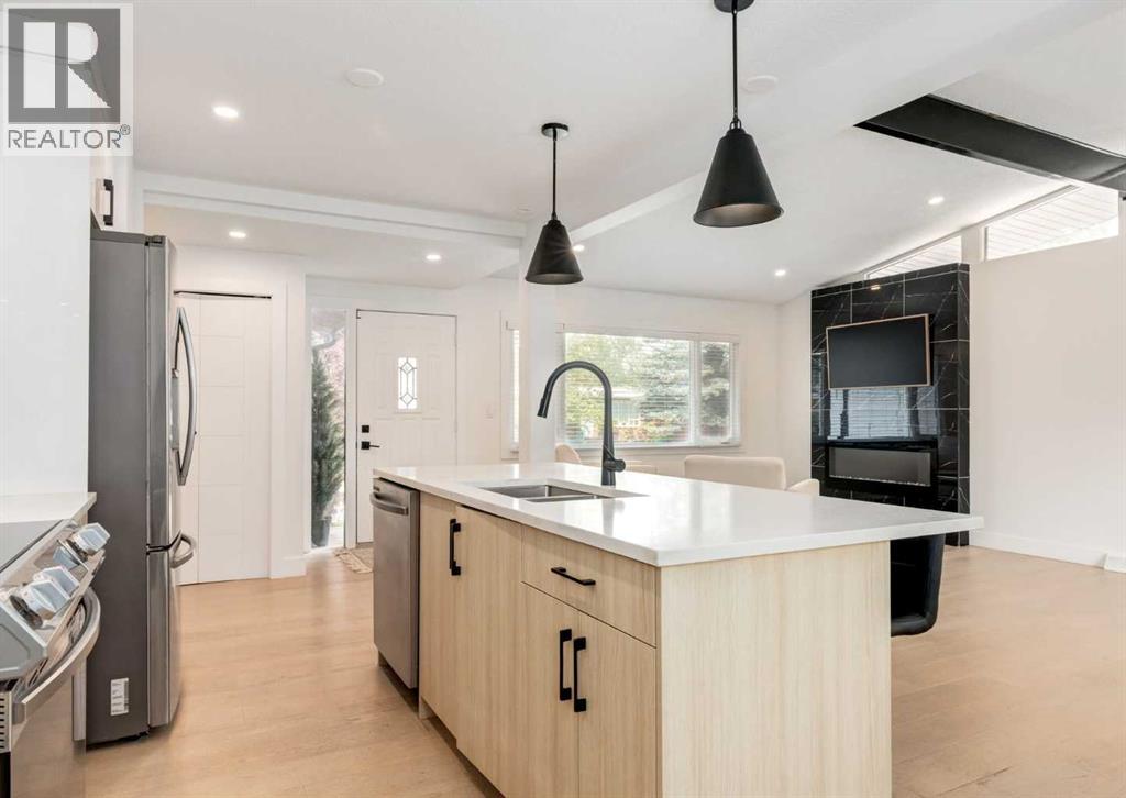 1323 106 Avenue SW, Southwood, Calgary photo 1