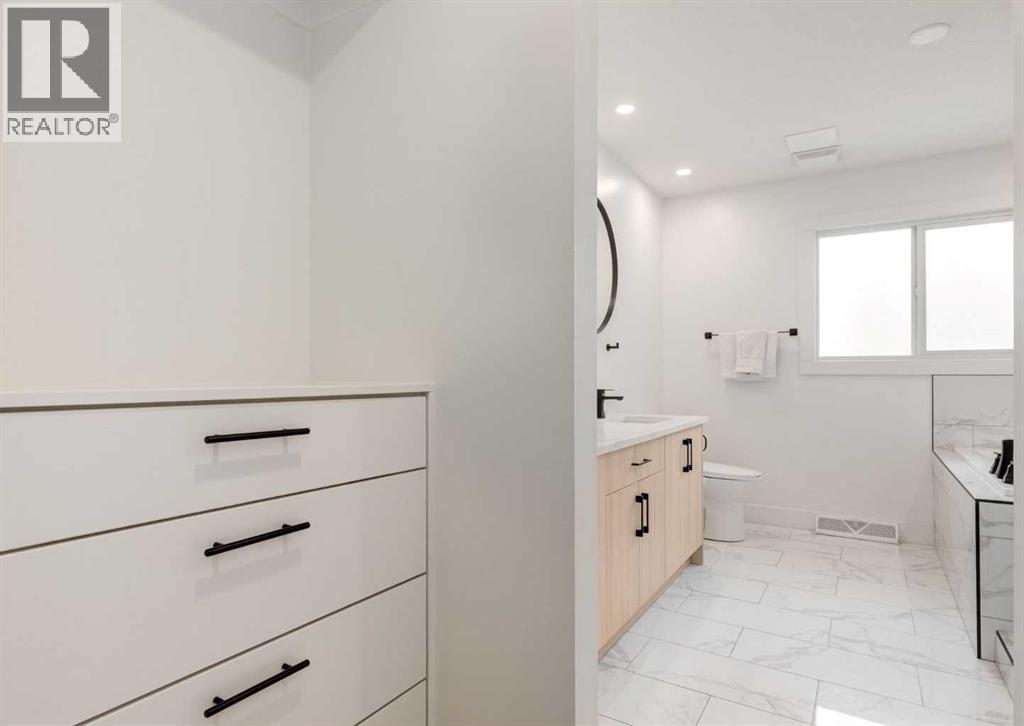 1323 106 Avenue SW - Image 16