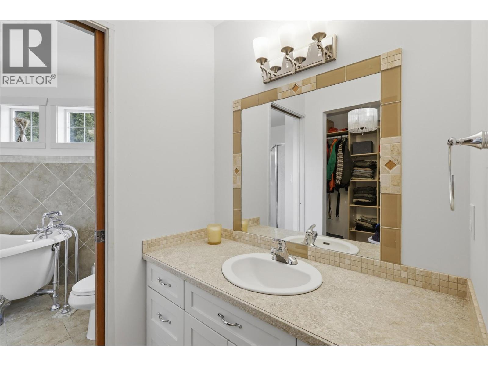 876 Serle Road - 49