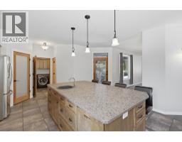 Living room - 876 Serle Road, Kamloops, BC V2B6L9 Photo 12