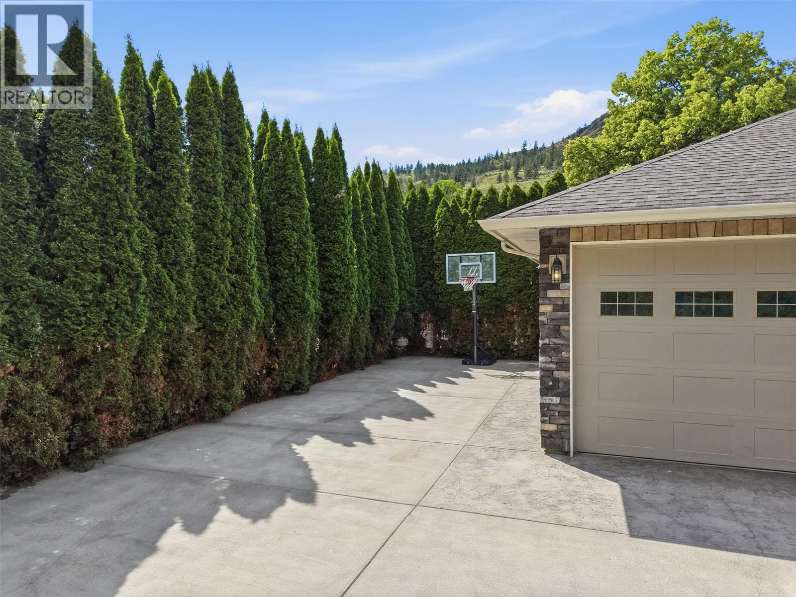 876 Serle Road - 74