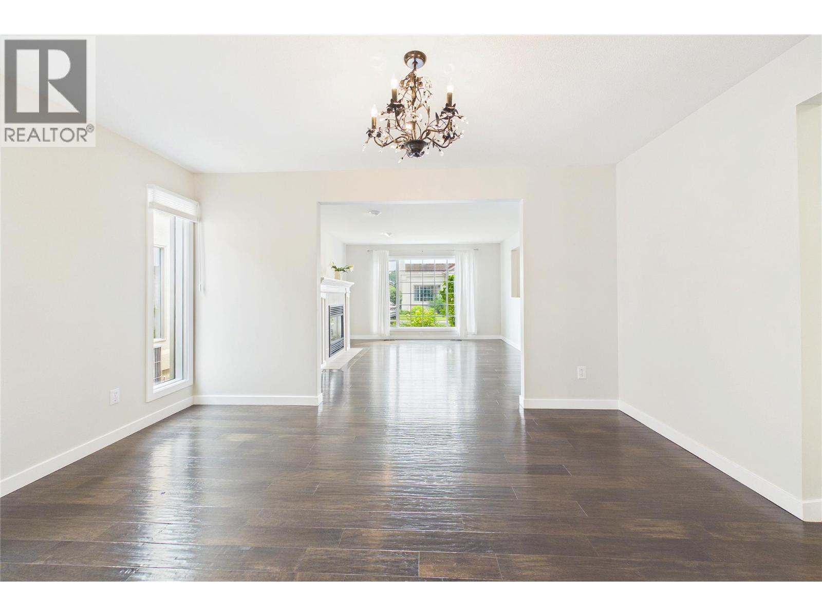 #105 650 Lexington Drive - 9