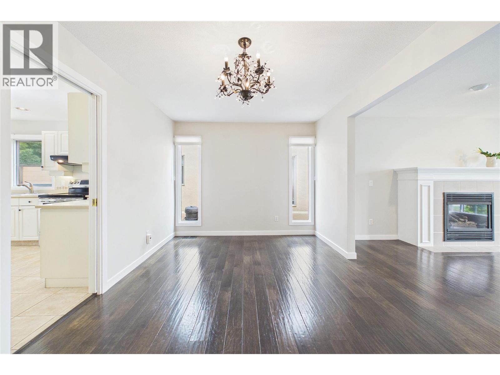 #105 650 Lexington Drive - 10