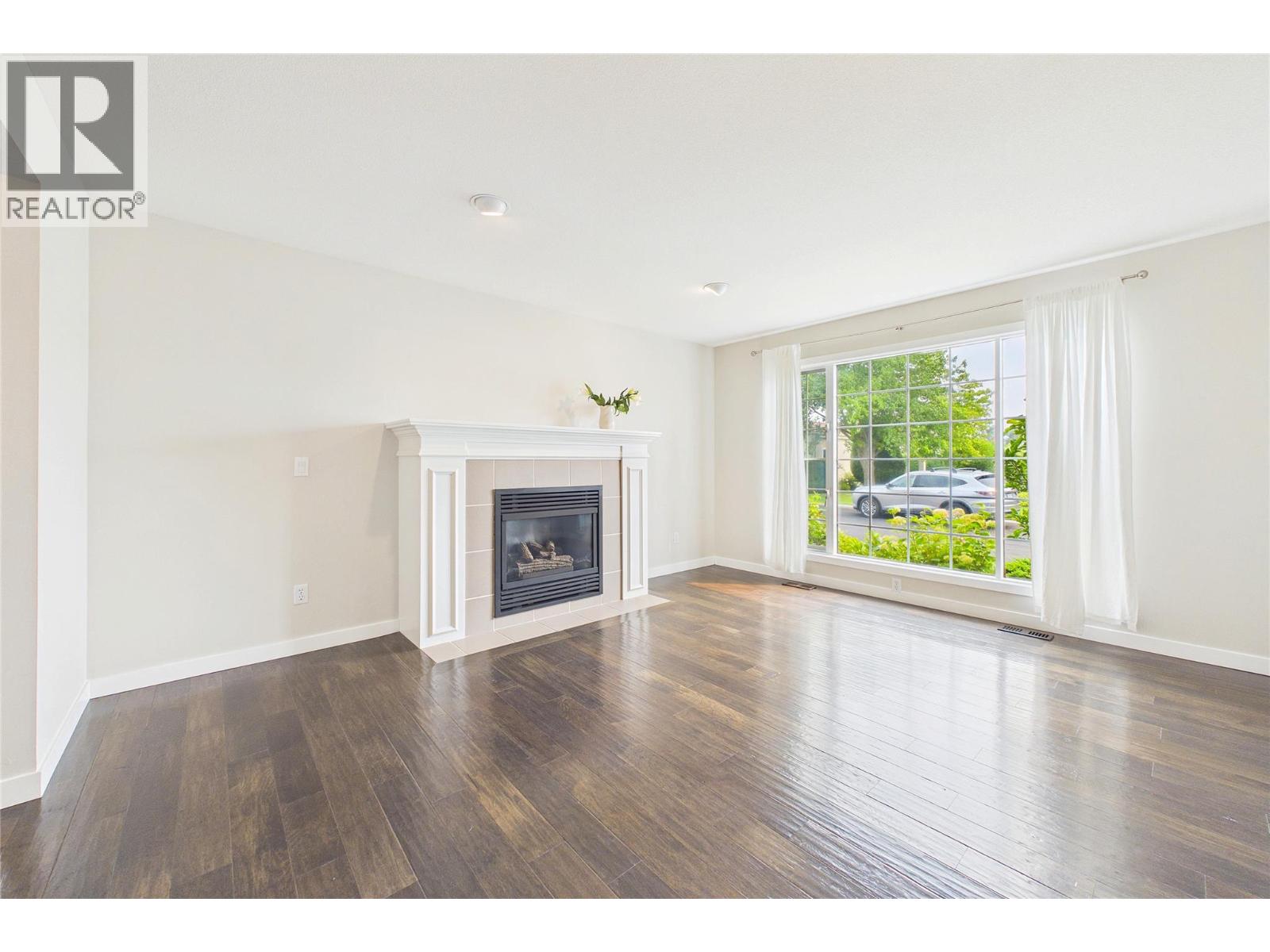 #105 650 Lexington Drive - 12