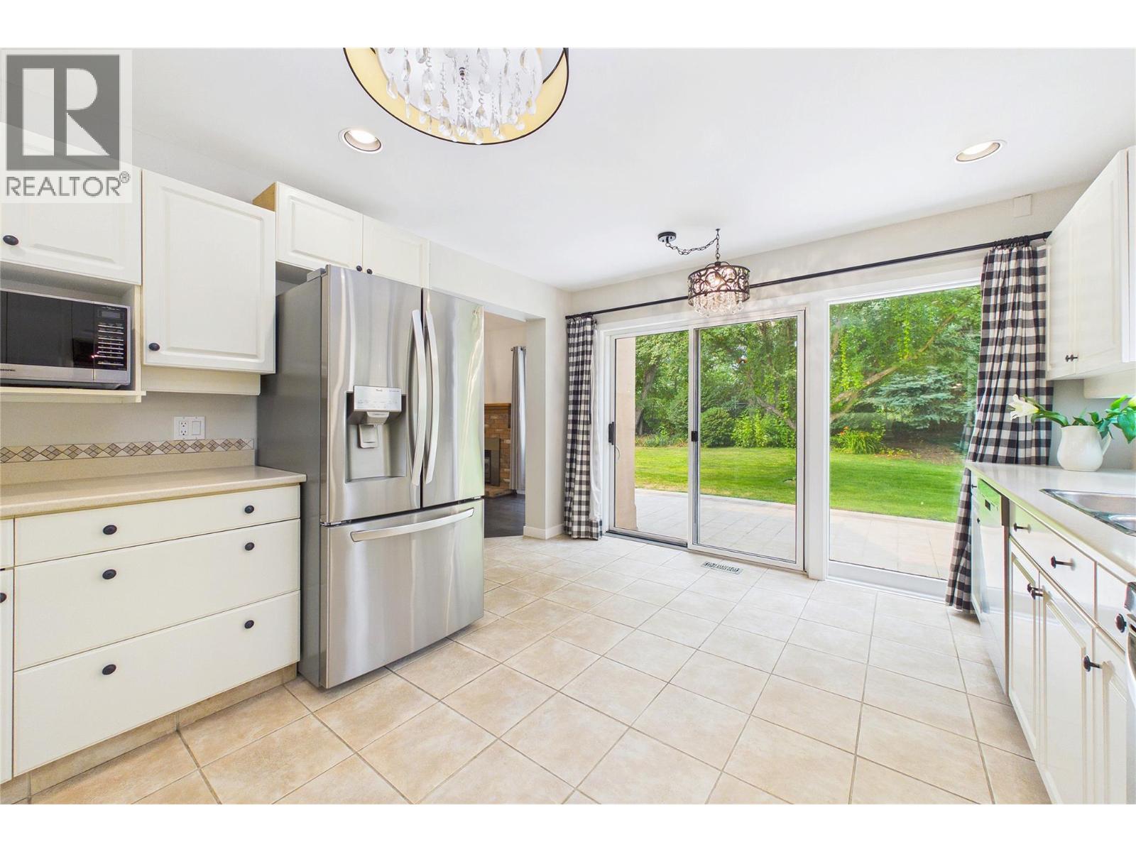 #105 650 Lexington Drive - 22