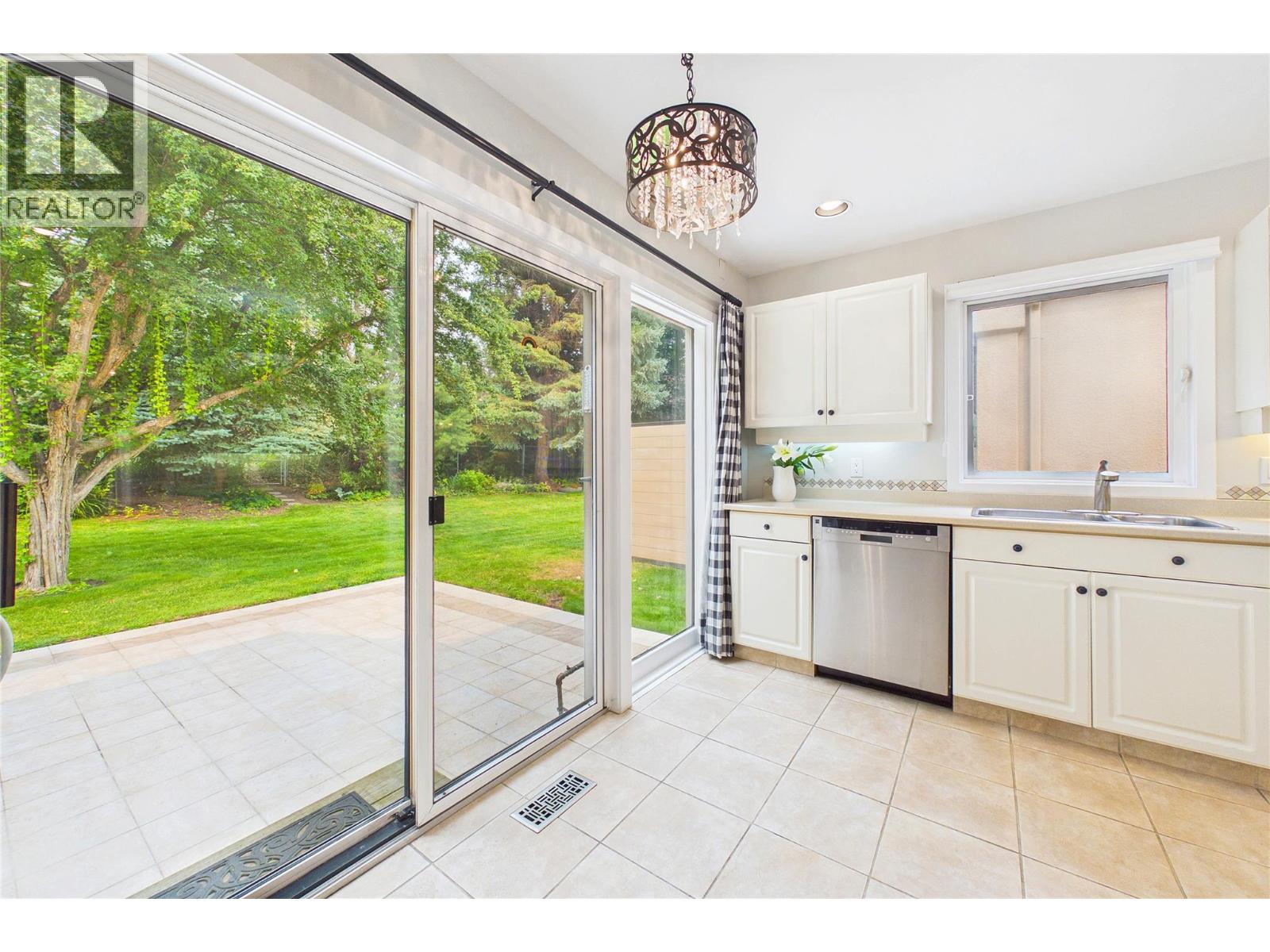 #105 650 Lexington Drive - 24