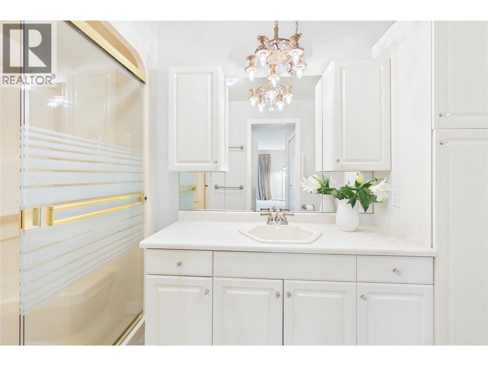 #105 650 Lexington Drive - 27