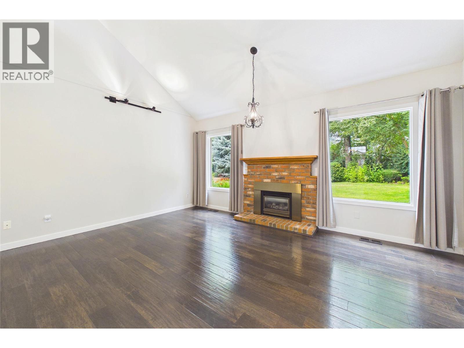 #105 650 Lexington Drive - 19