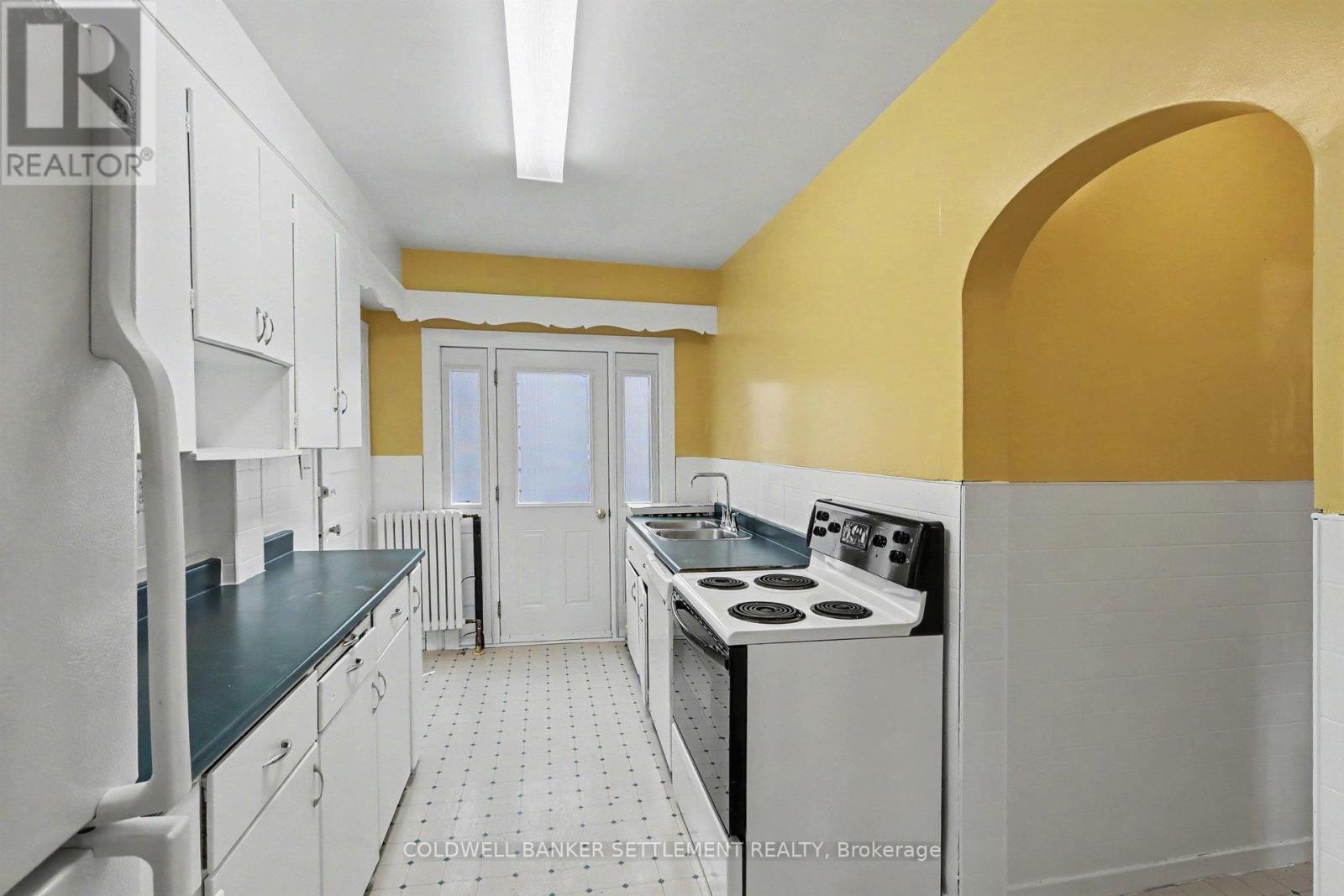 2 GLADSTONE AVENUE - Image 16