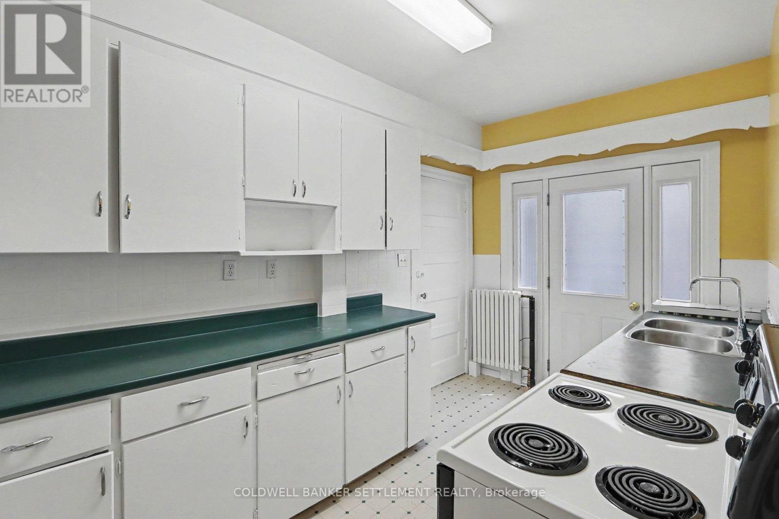 2 GLADSTONE AVENUE - Image 18