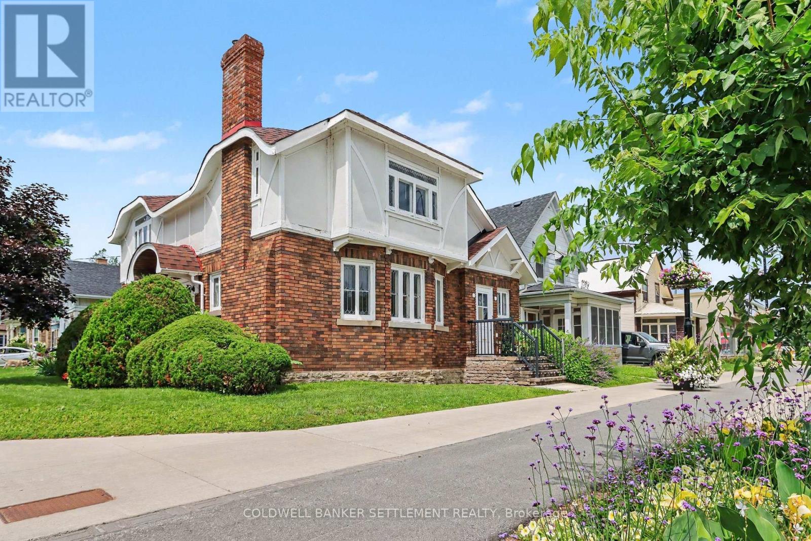 2 GLADSTONE AVENUE - 2