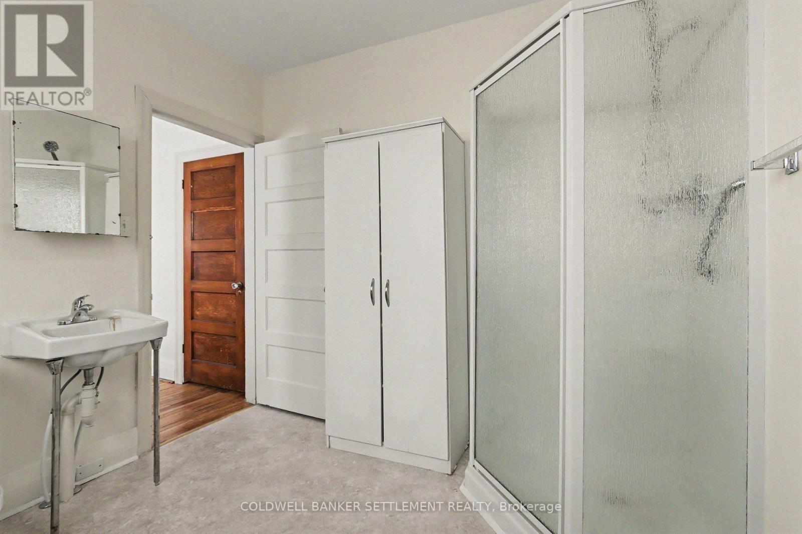 2 GLADSTONE AVENUE - Image 20