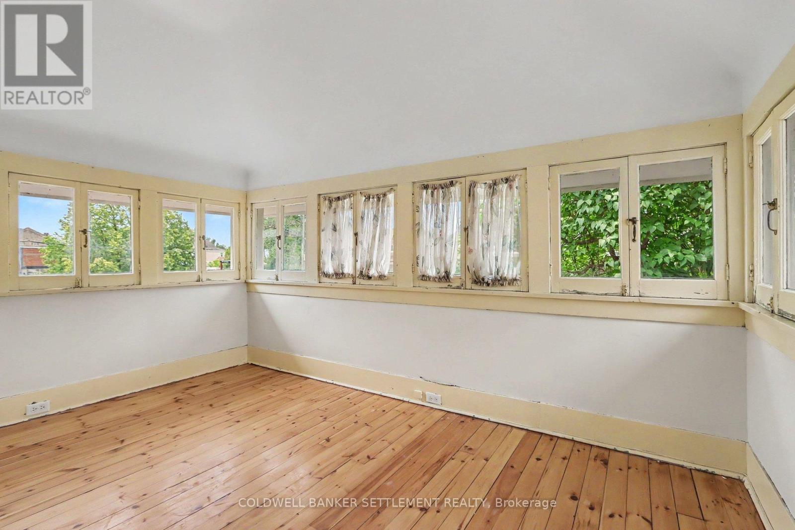 2 GLADSTONE AVENUE - Image 35