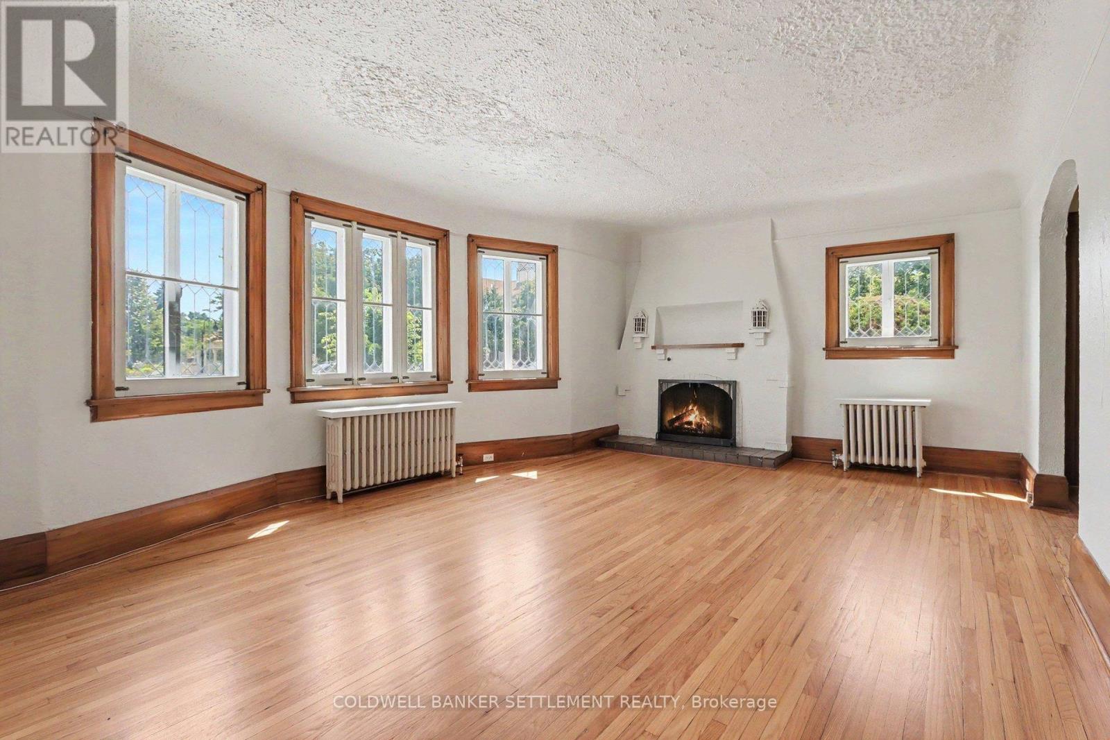 2 GLADSTONE AVENUE - Image 9