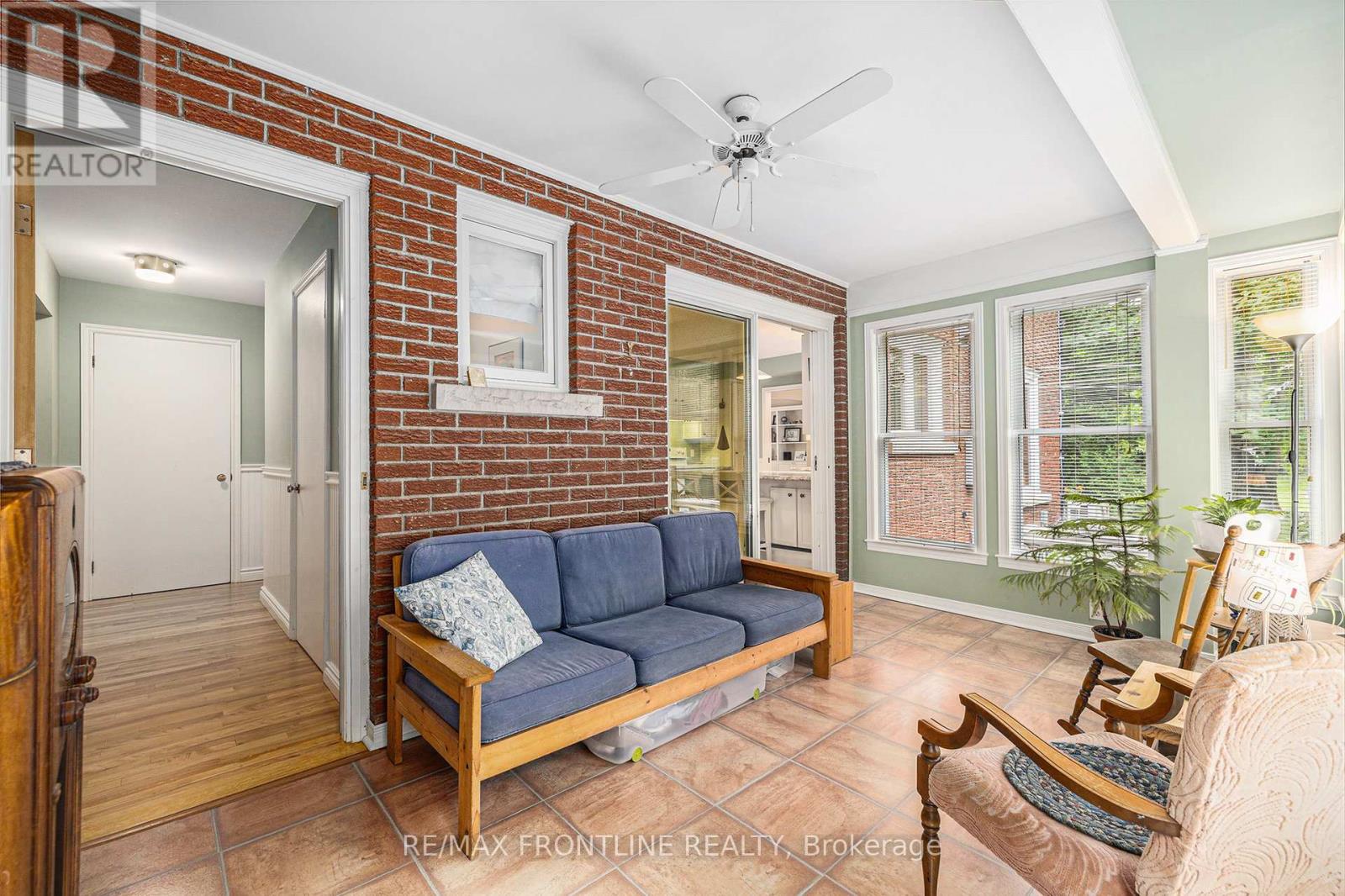 12 GLENVIEW CRESCENT - 20