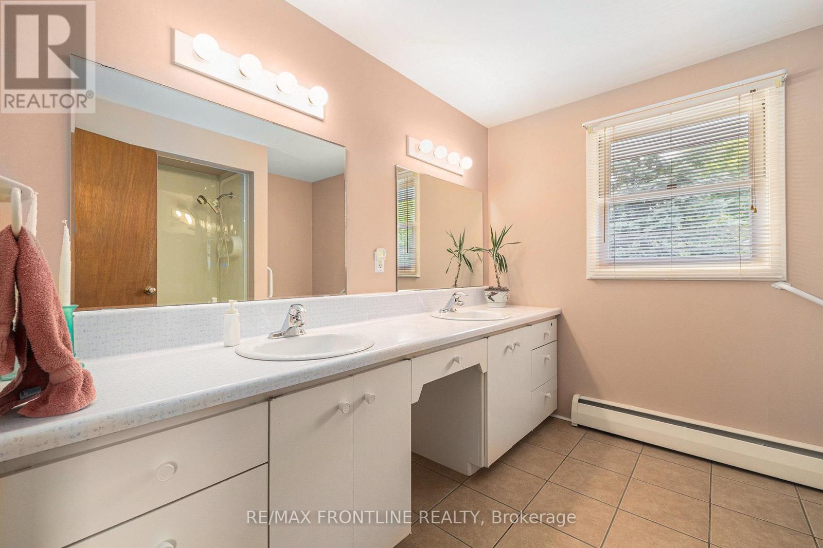12 GLENVIEW CRESCENT - Image 39
