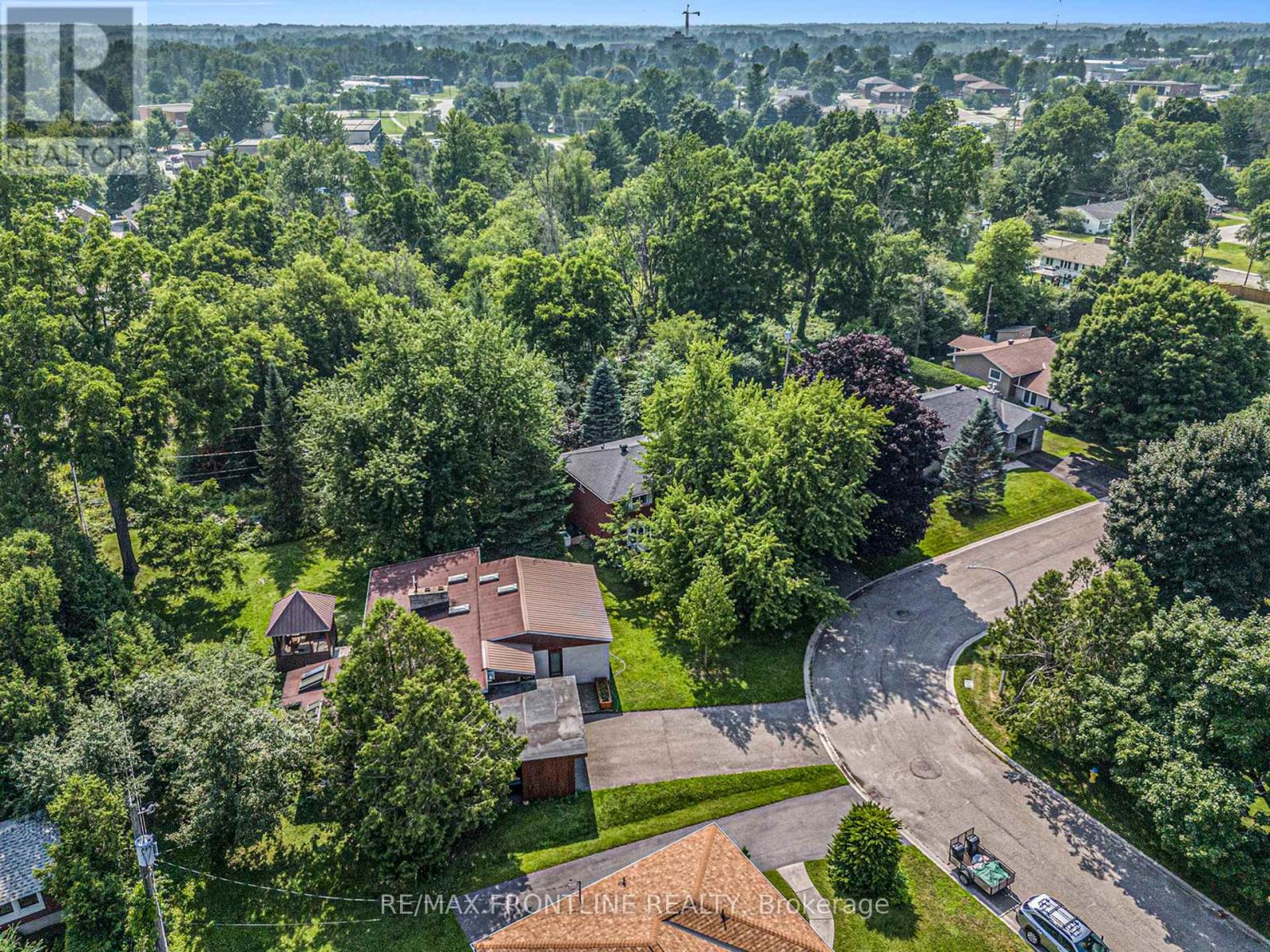 12 GLENVIEW CRESCENT - 45