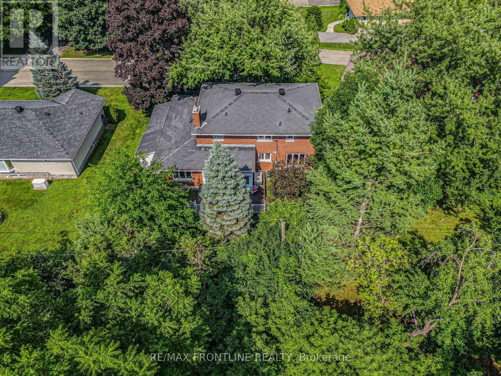 12 GLENVIEW CRESCENT - 48
