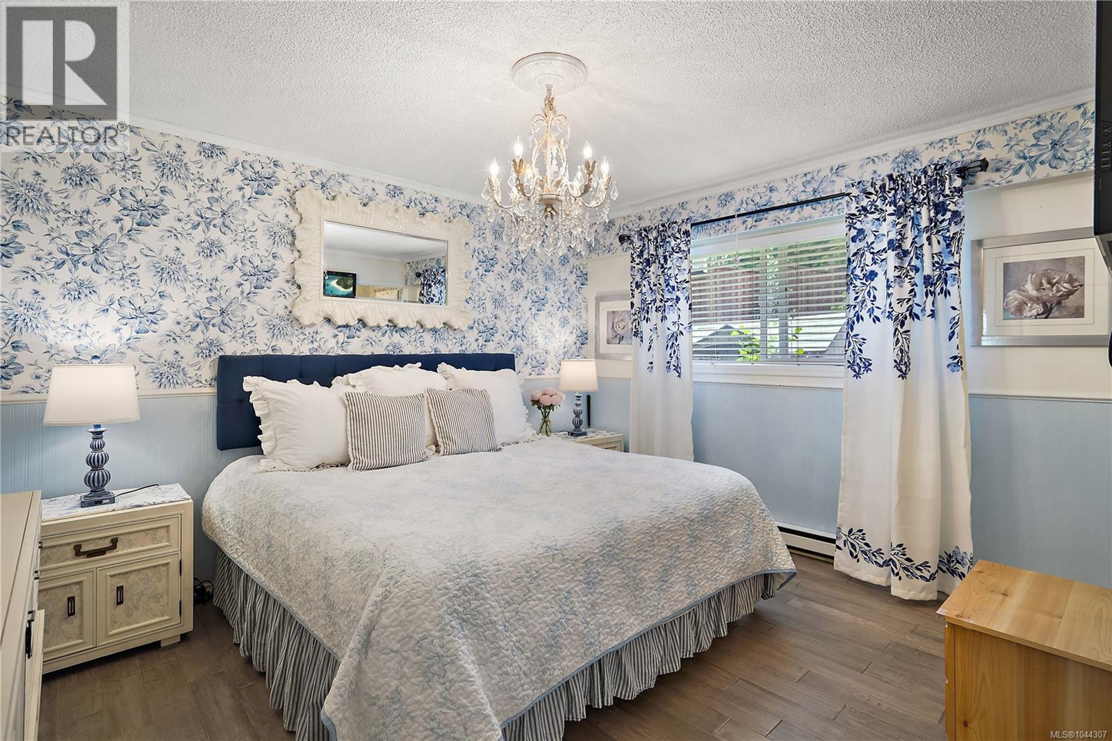 6864 East Saanich Rd - 21