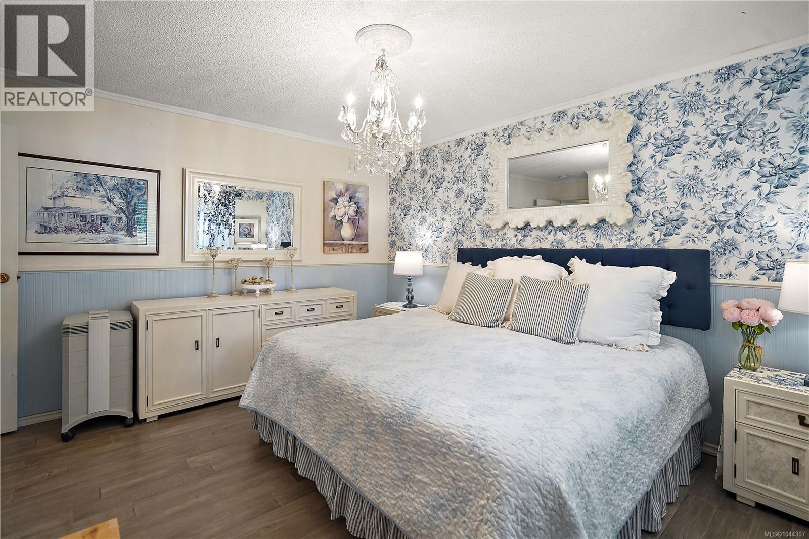 6864 East Saanich Rd - 23