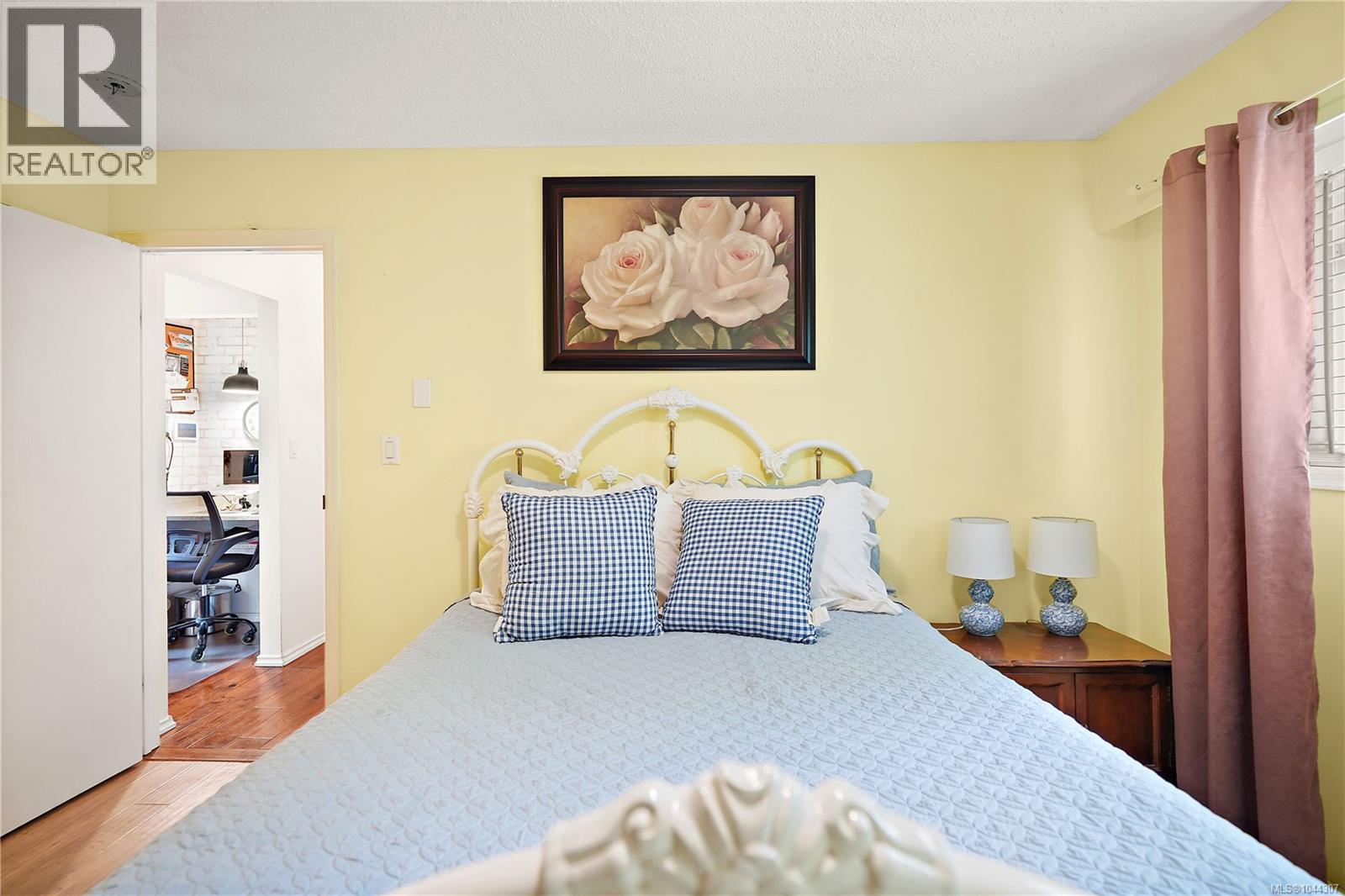 6864 East Saanich Rd - 27