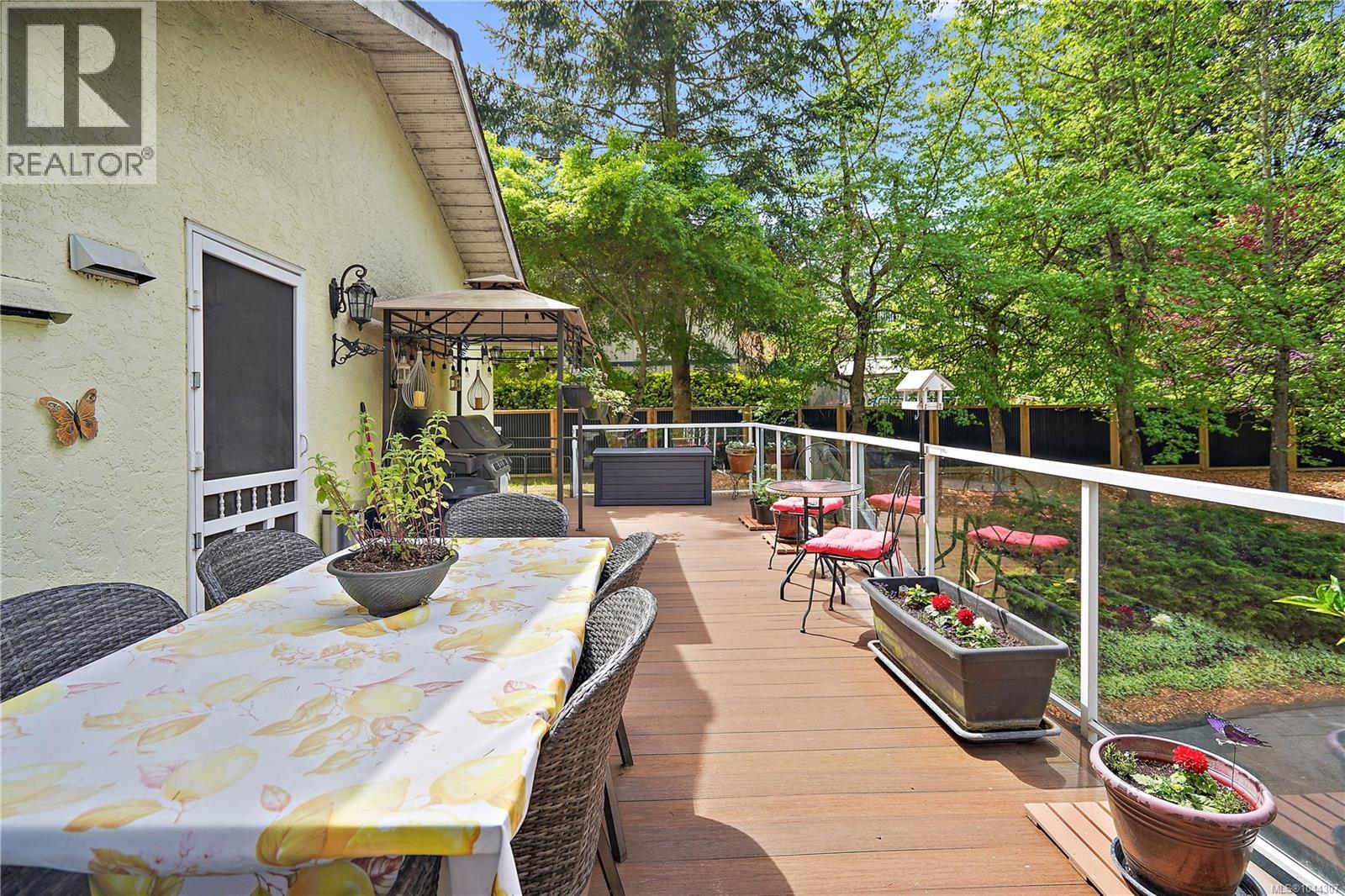 6864 East Saanich Rd - 35