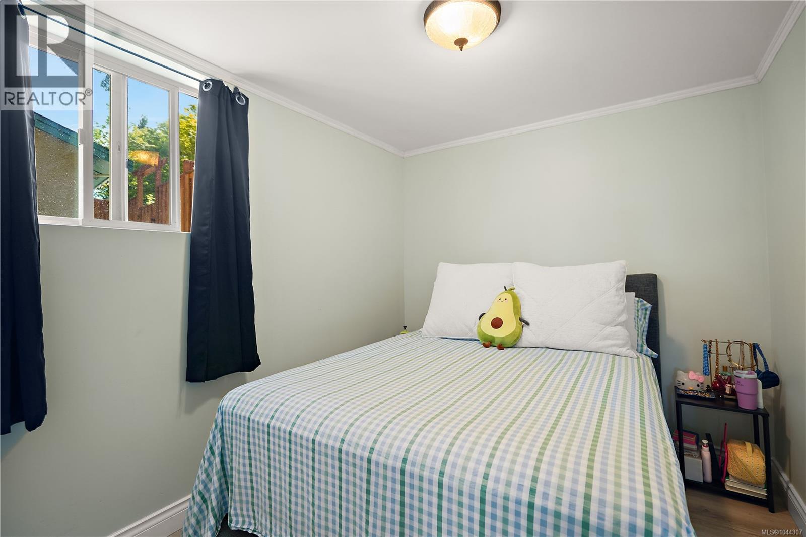 6864 East Saanich Rd - 44