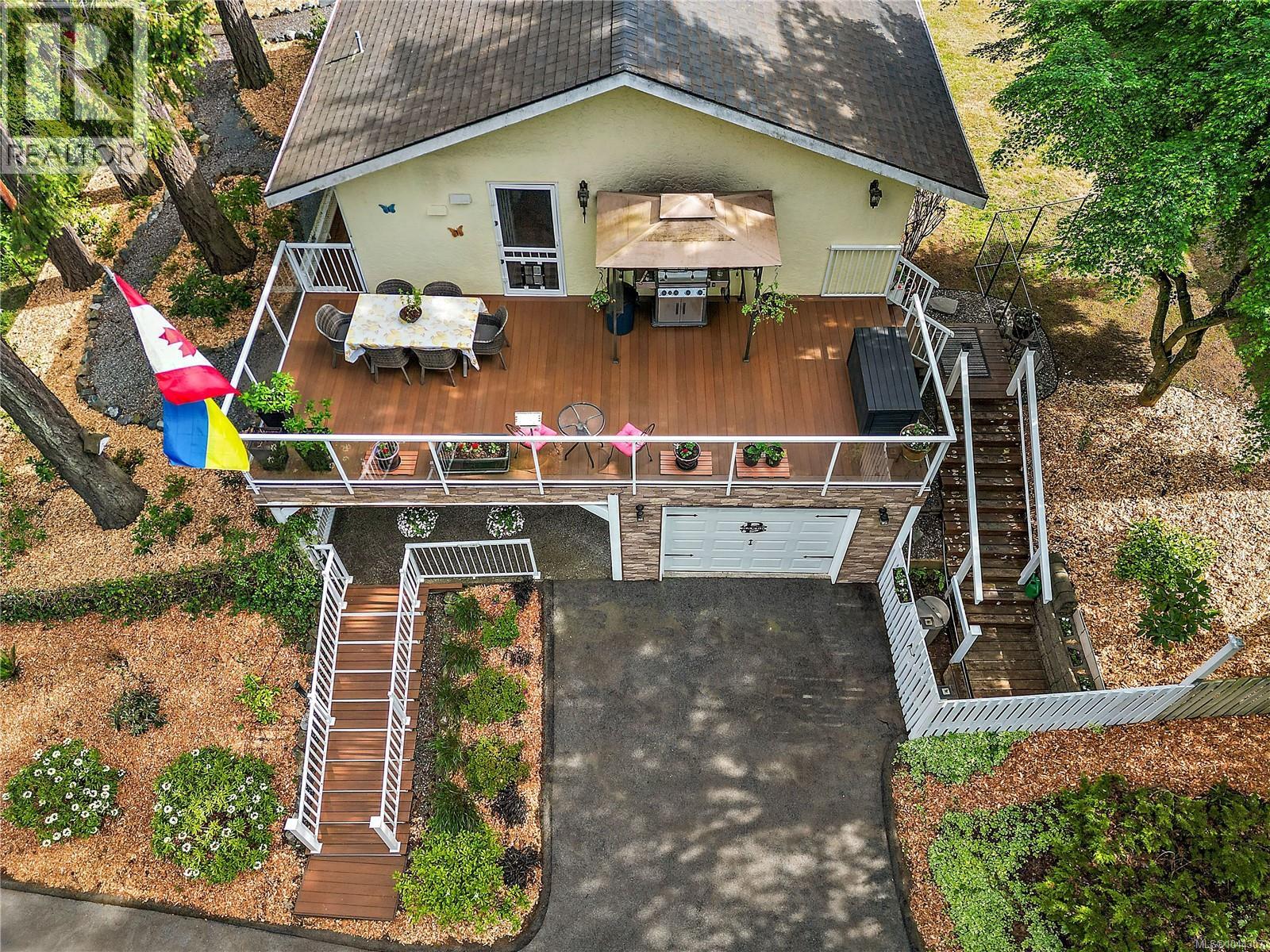 6864 East Saanich Rd - 46