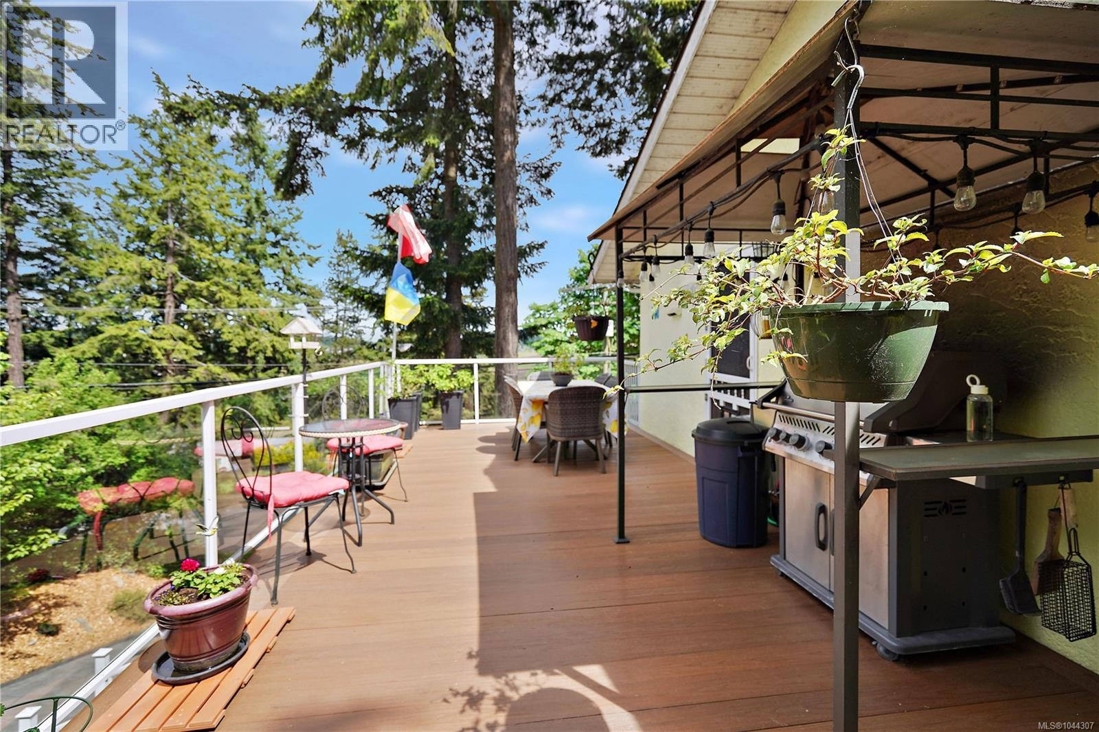 6864 East Saanich Rd - 5