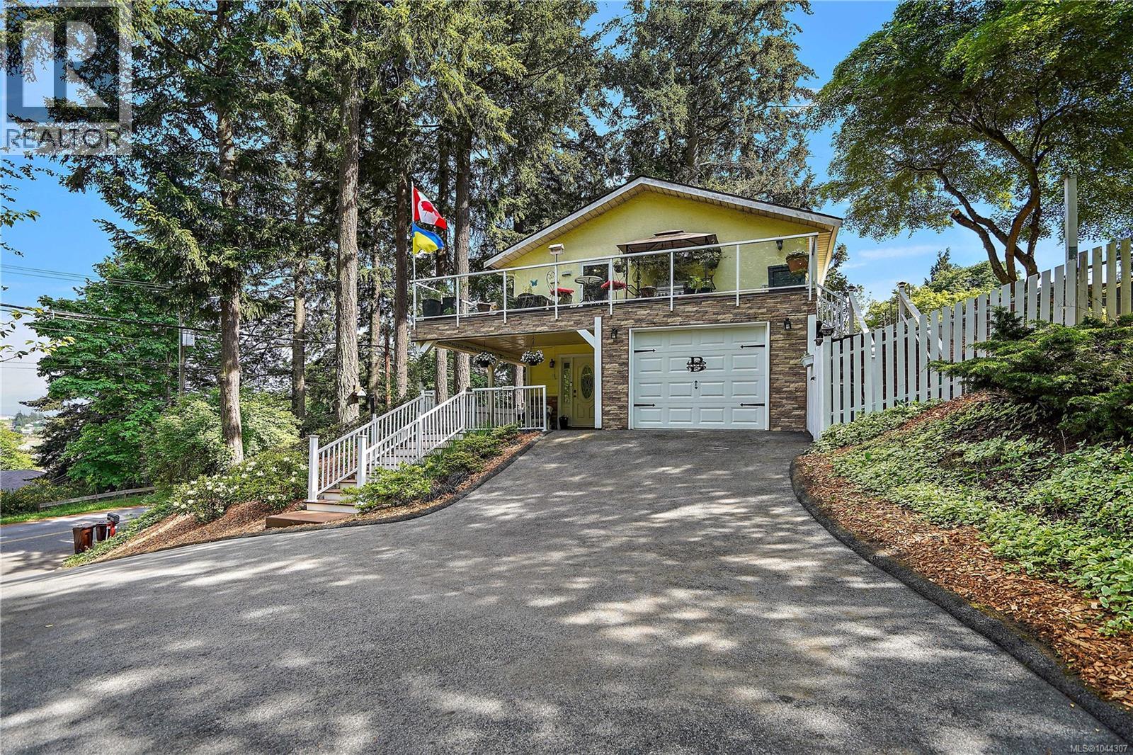 6864 East Saanich Rd - 52