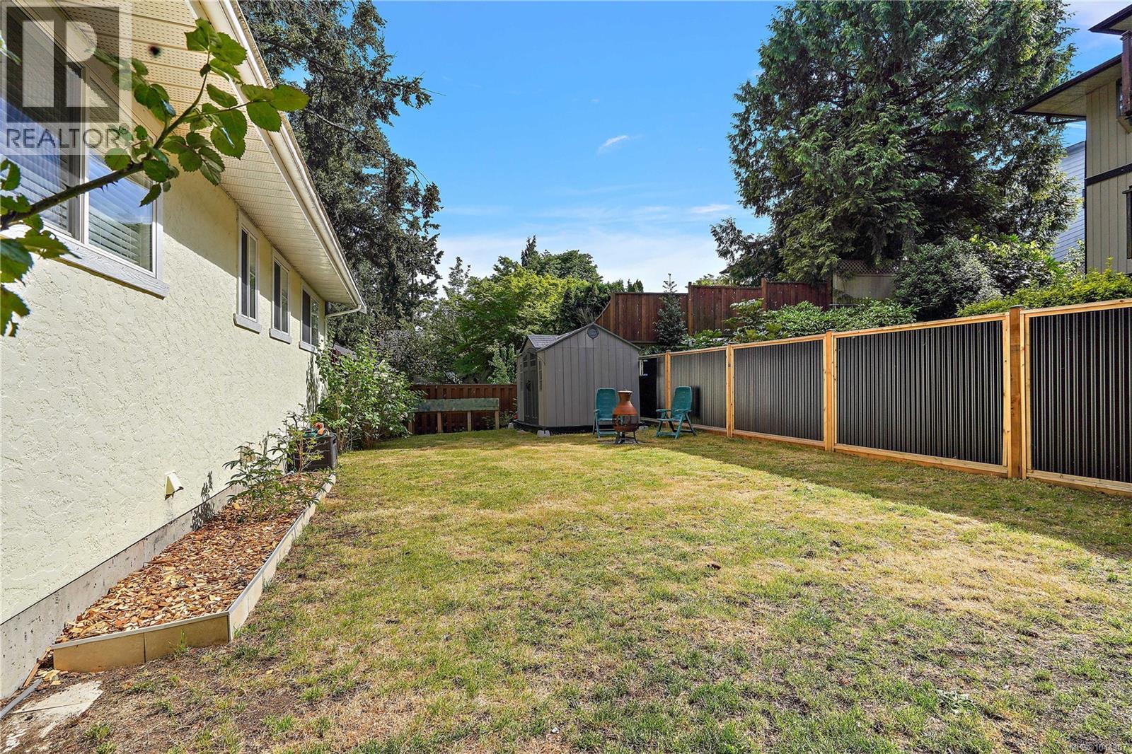 6864 East Saanich Rd - 55