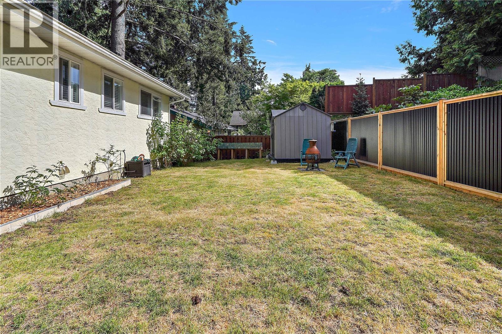 6864 East Saanich Rd - 56