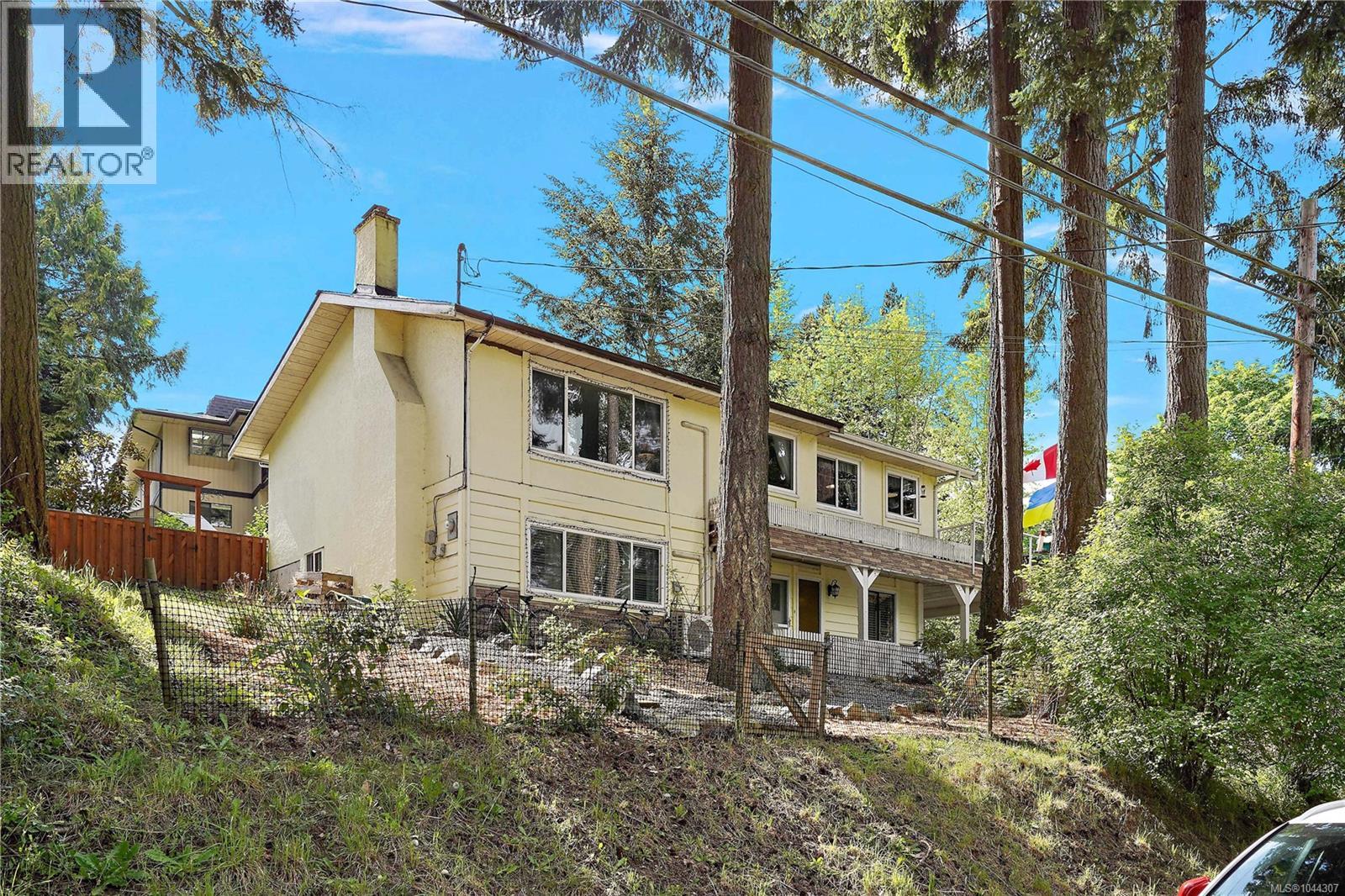 6864 East Saanich Rd - 59