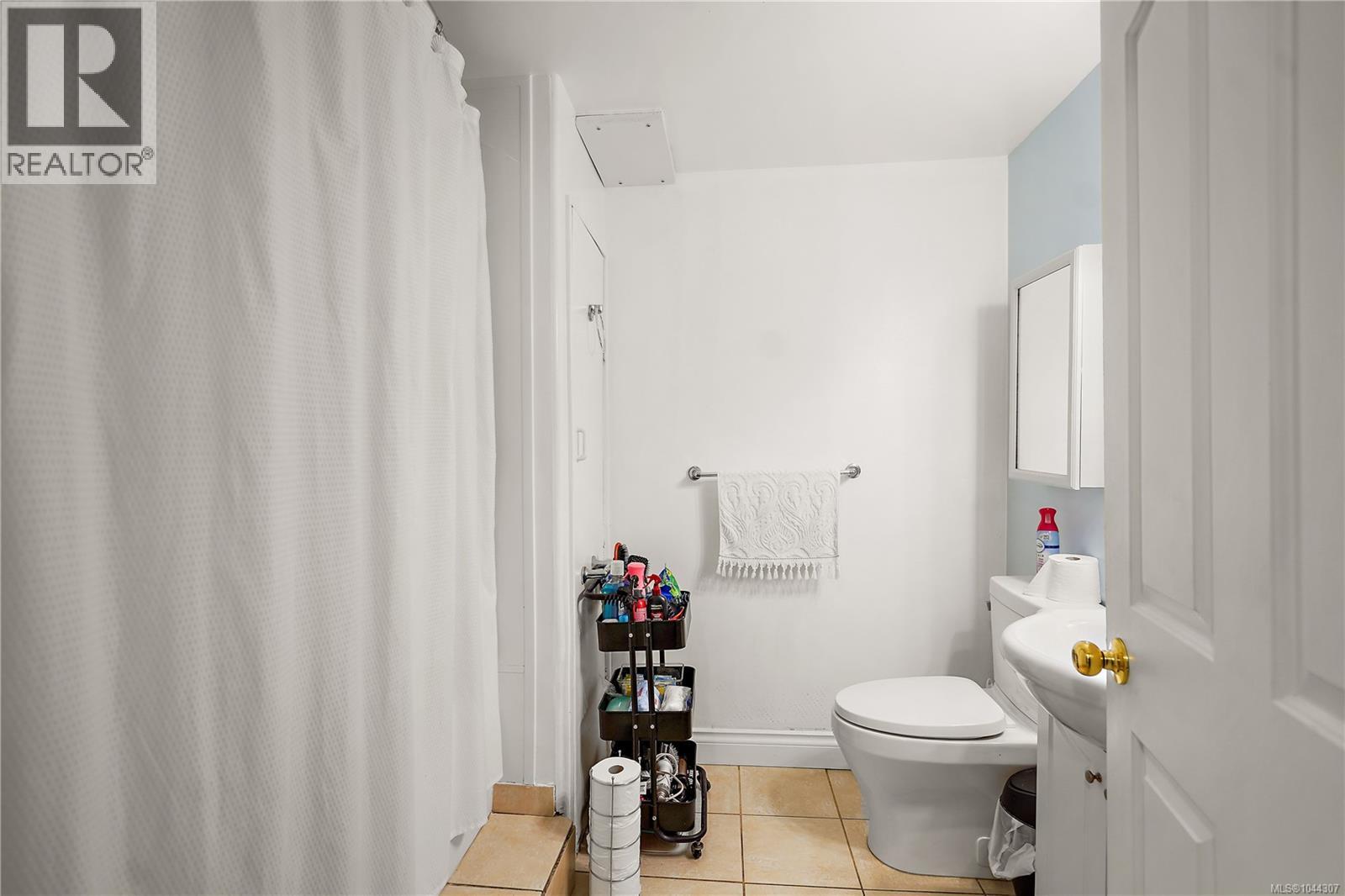 6864 East Saanich Rd - 70