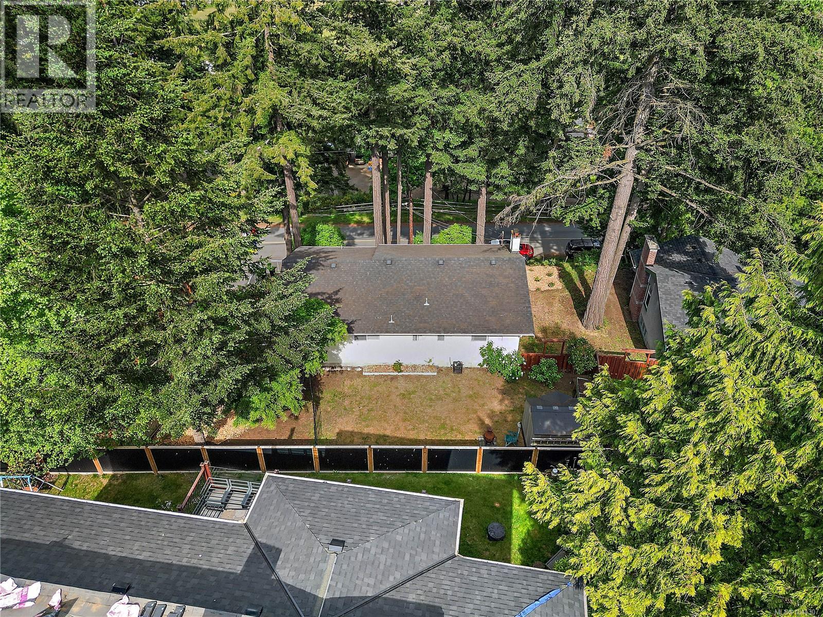 6864 East Saanich Rd - 72