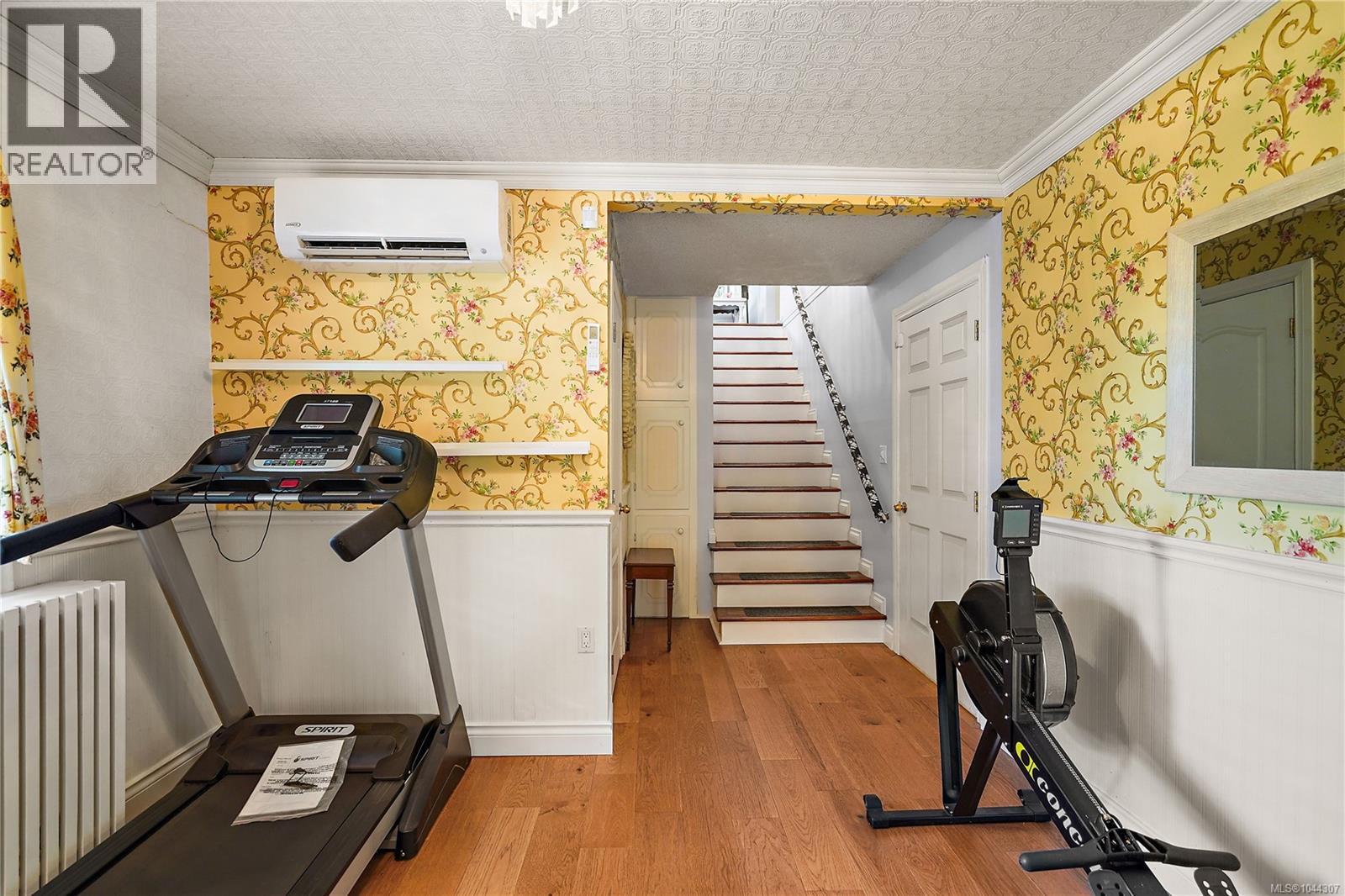 6864 East Saanich Rd - 8