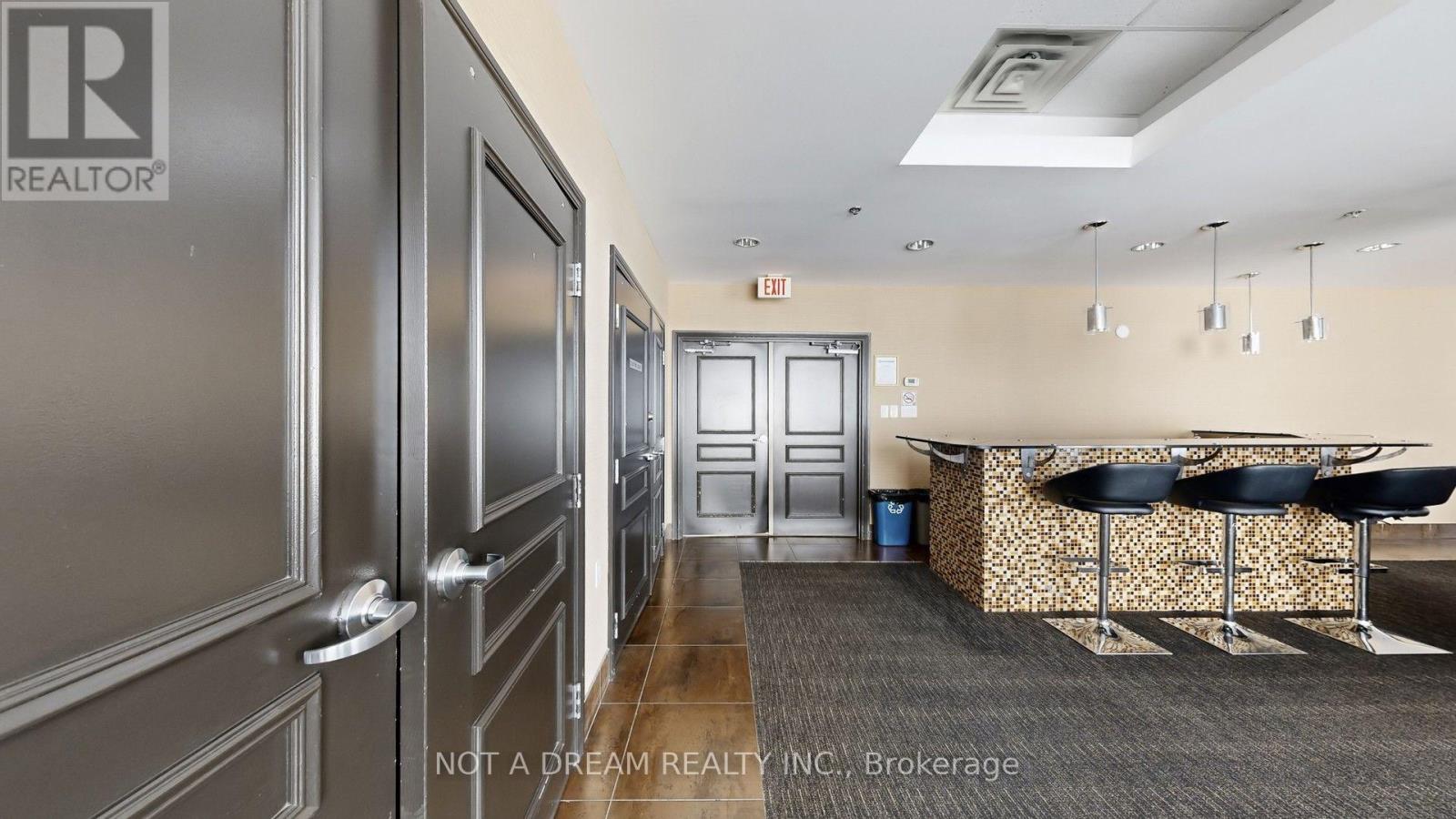 #416 872 SHEPPARD AVENUE W - Image 12