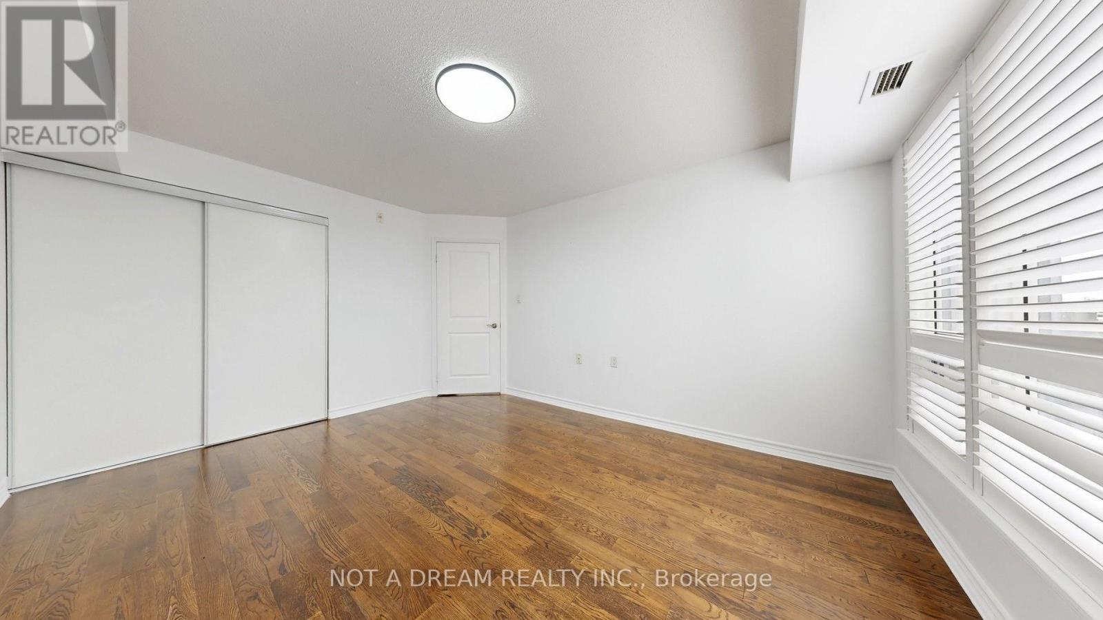 #416 872 SHEPPARD AVENUE W - Image 33