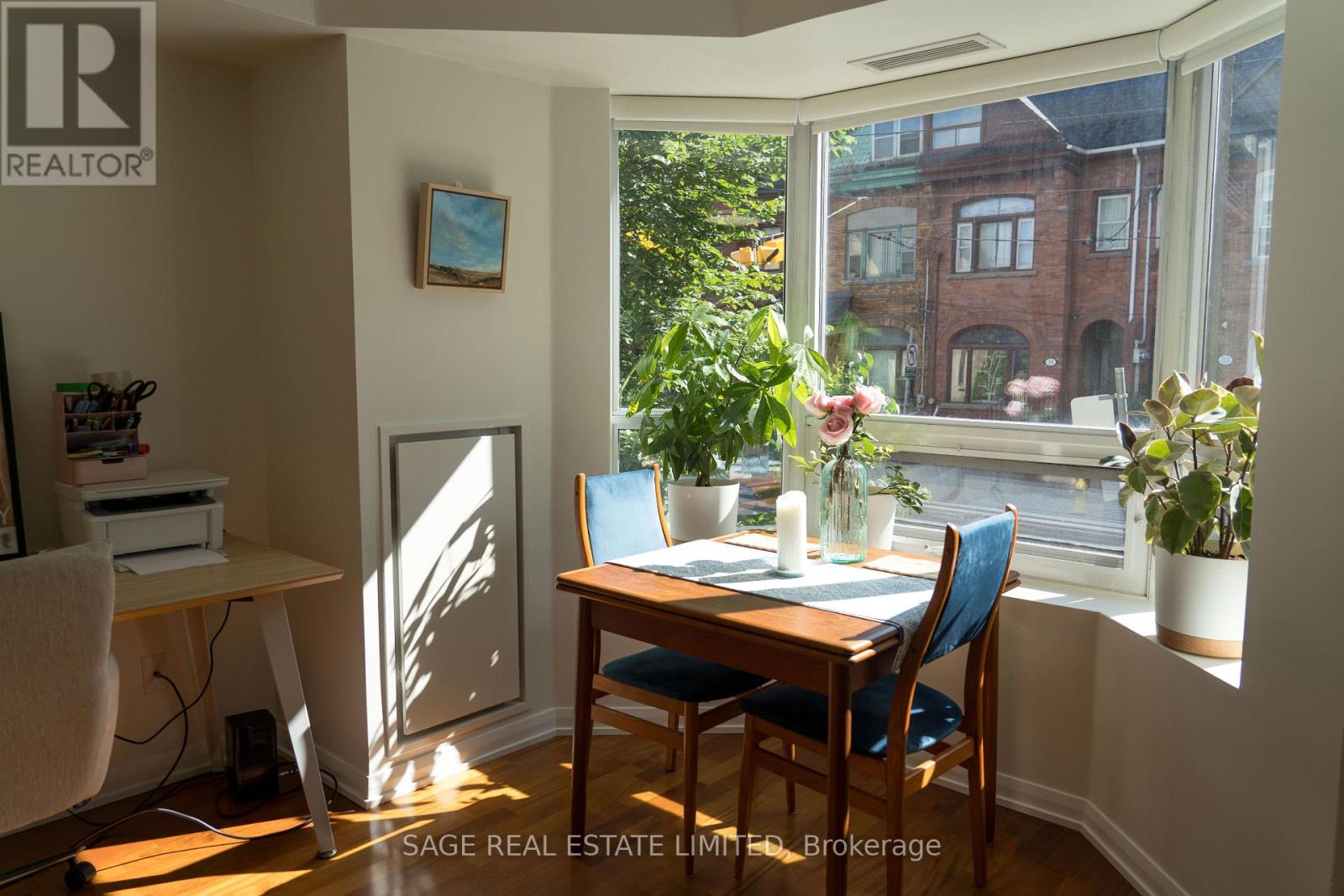 #209 18 BEVERLEY STREET - 18