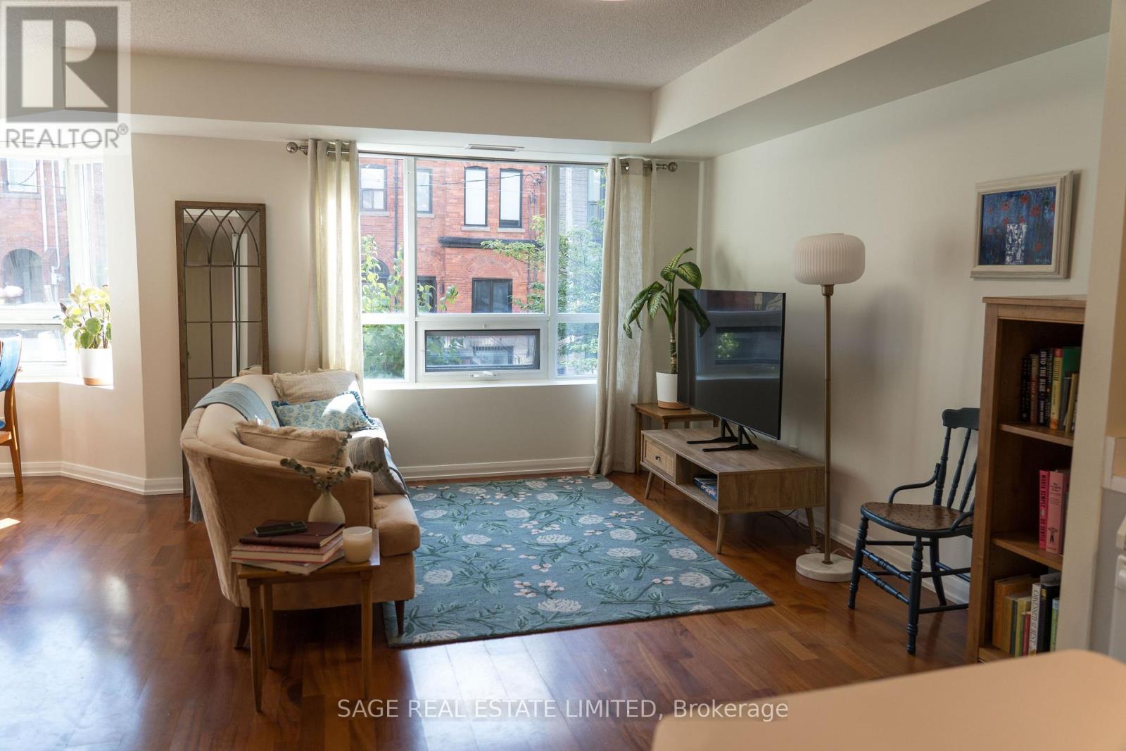 #209 18 BEVERLEY STREET - 22