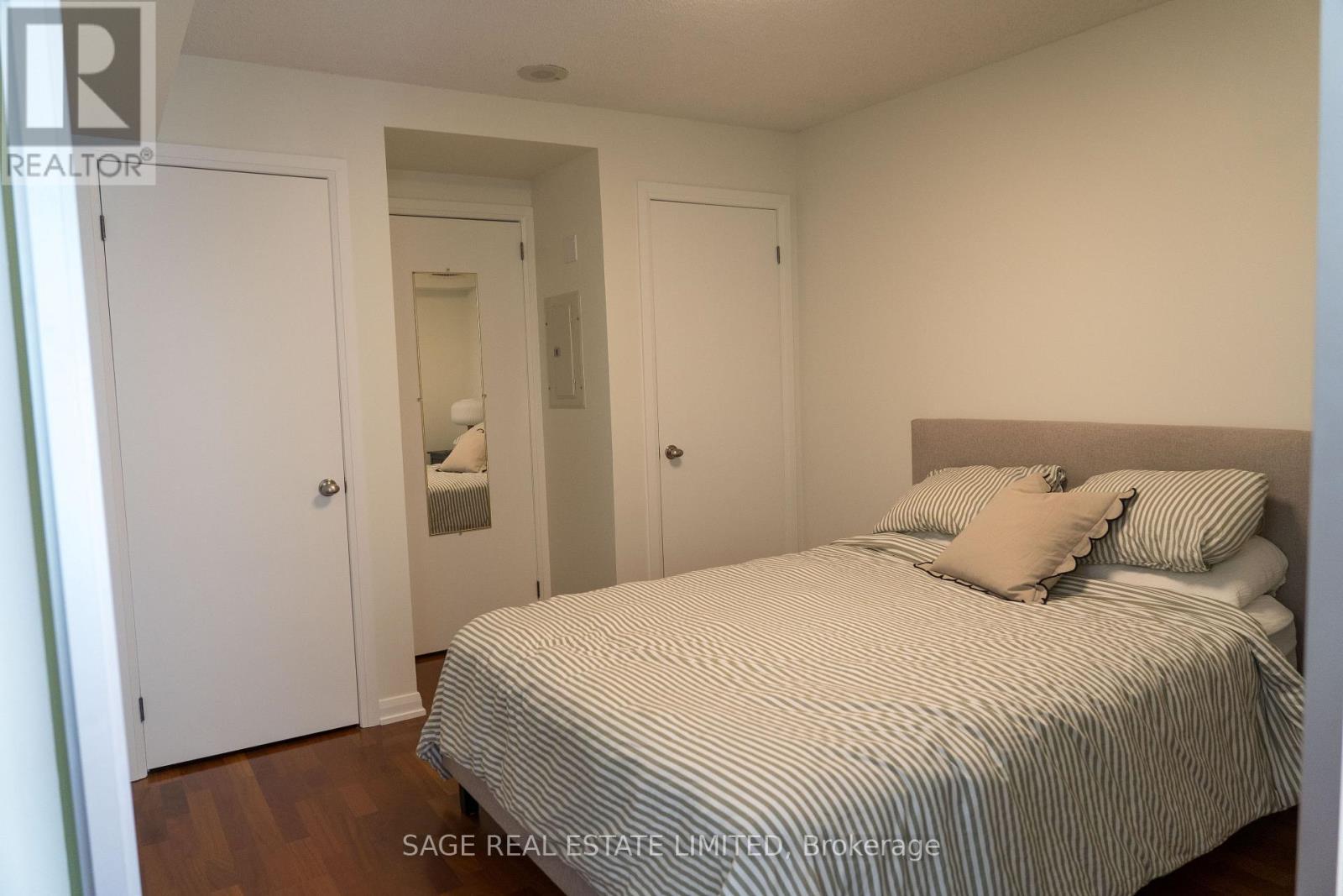 #209 18 BEVERLEY STREET - Image 24