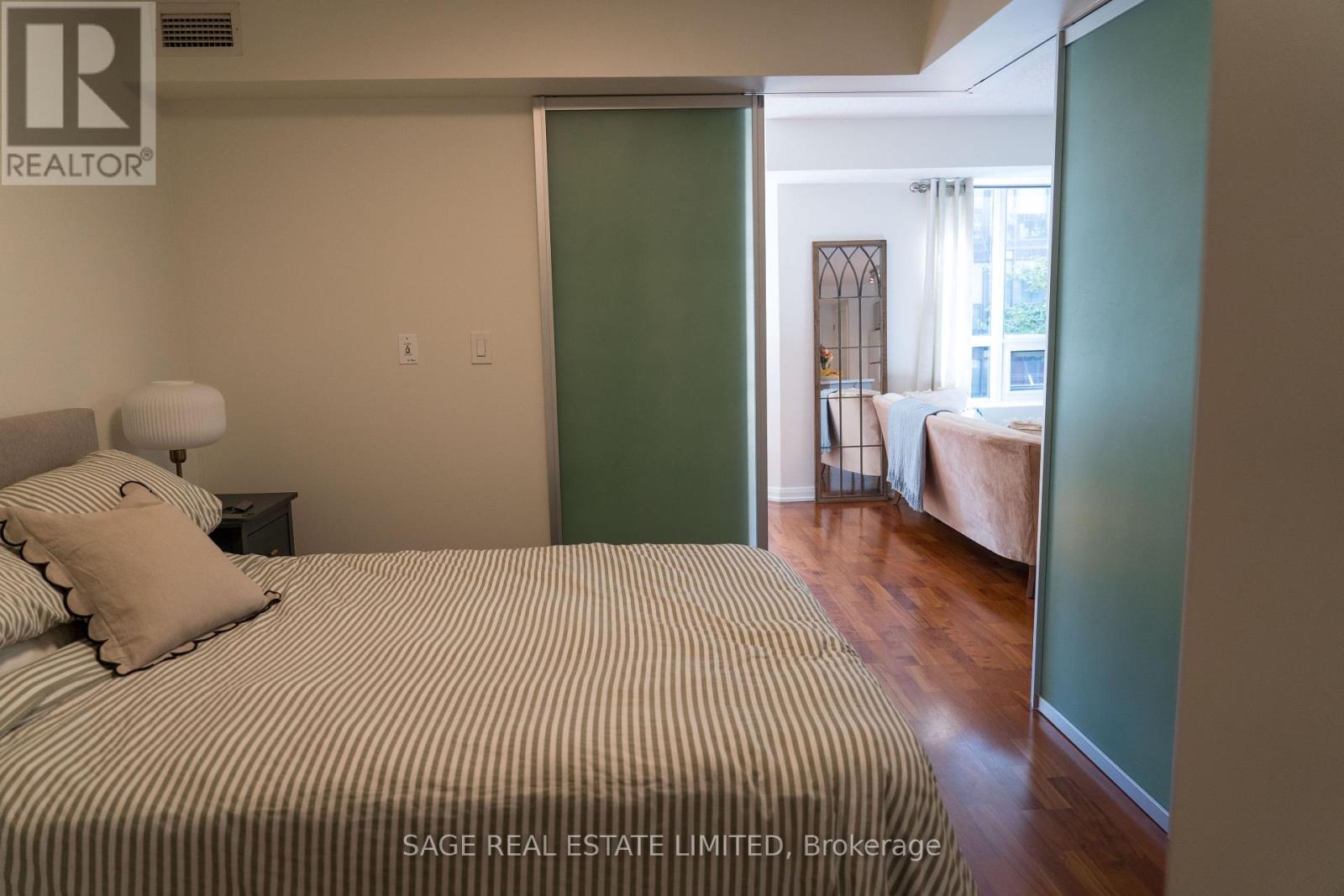 #209 18 BEVERLEY STREET - Image 26