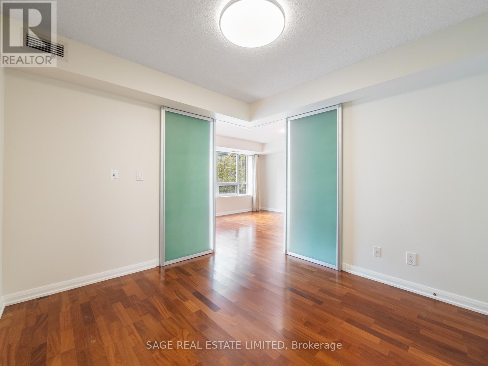 #209 18 BEVERLEY STREET - Image 27