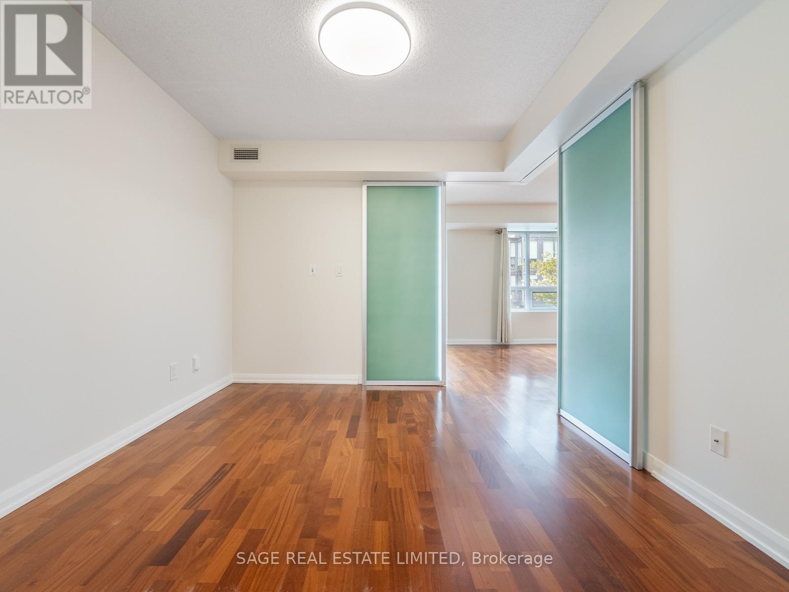 #209 18 BEVERLEY STREET - Image 28